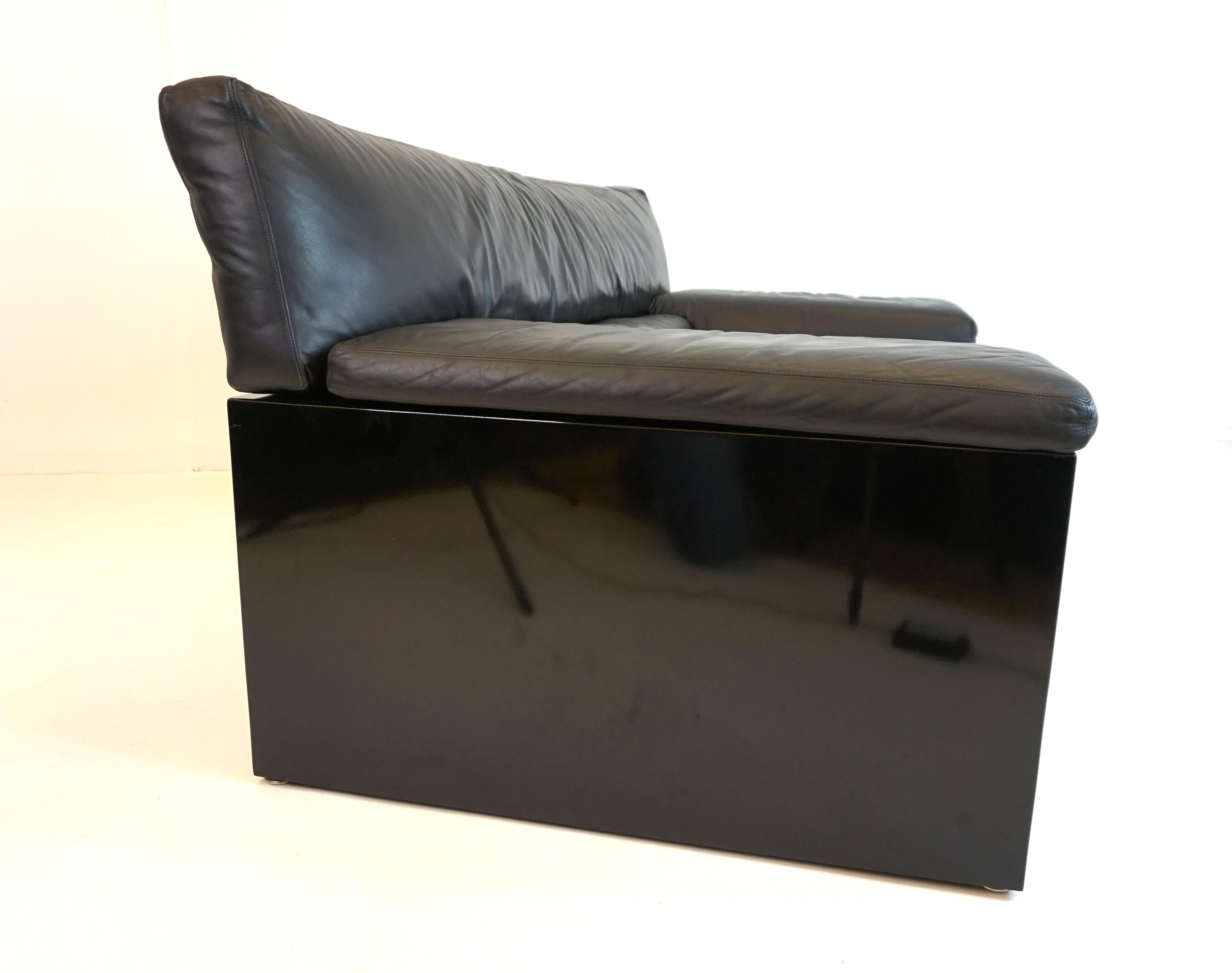 Knoll Brigadier 2 seater leather sofa by Cini Boeri 2