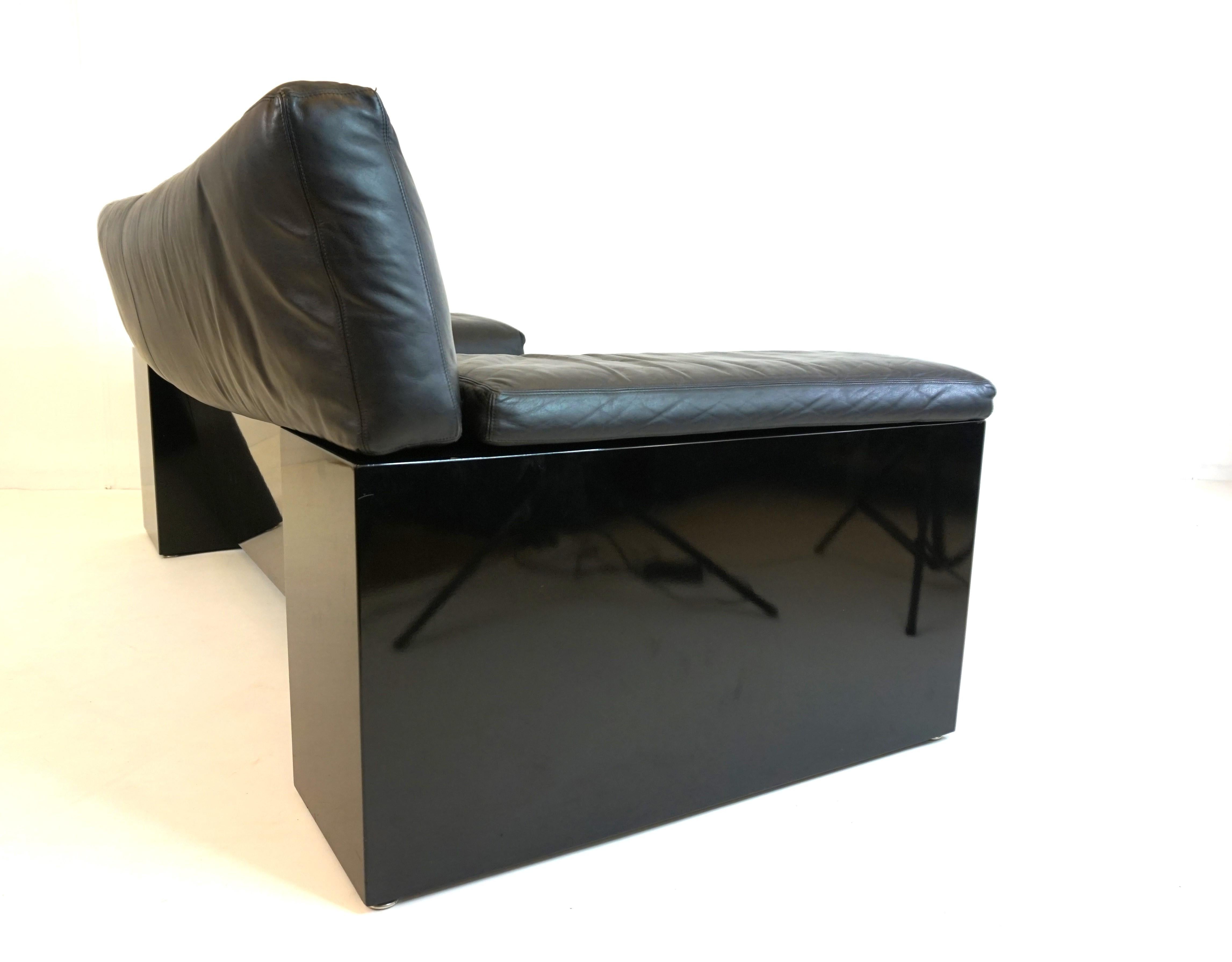 Knoll Brigadier 2 seater leather sofa by Cini Boeri 3