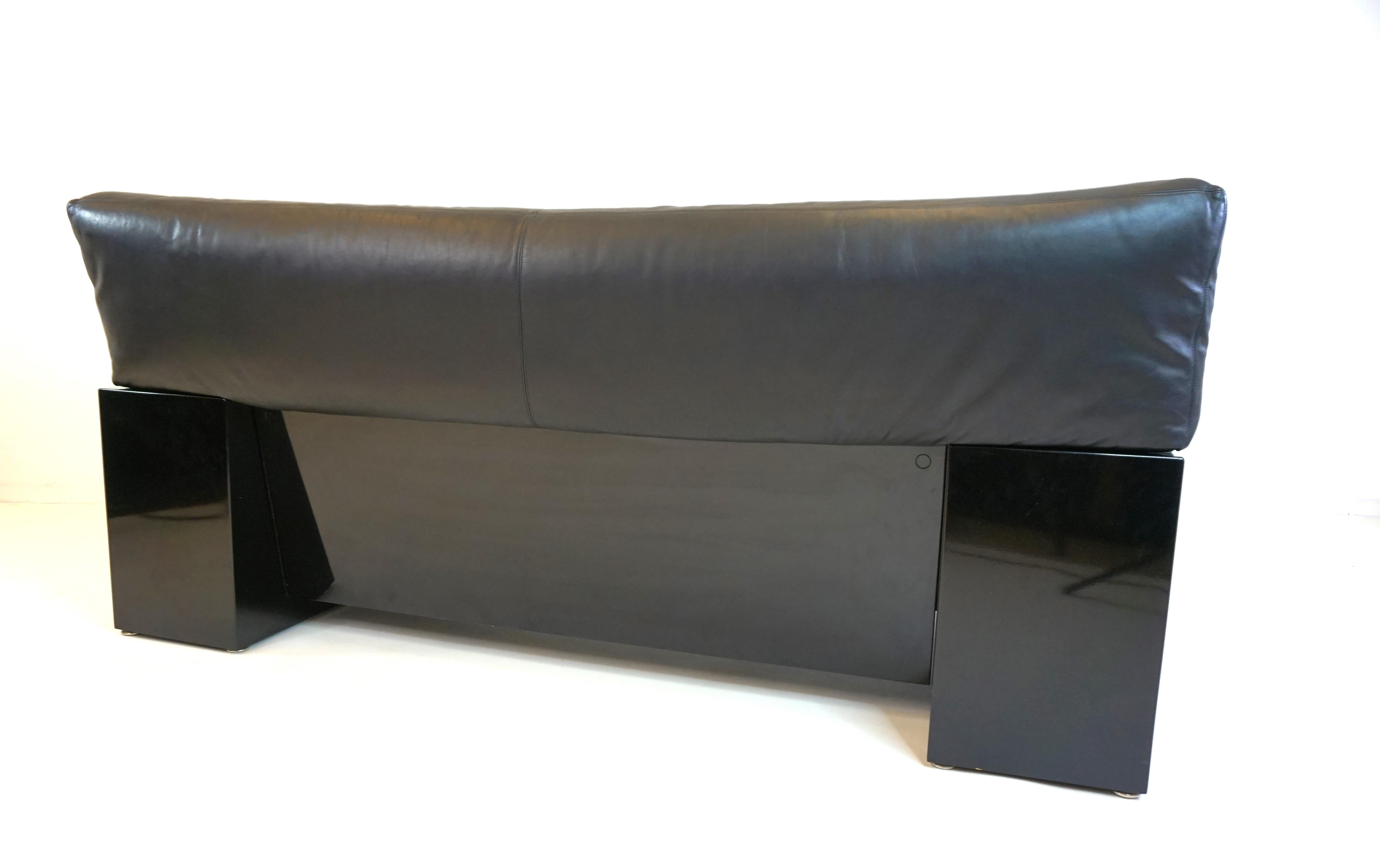 Knoll Brigadier 2 seater leather sofa by Cini Boeri 5