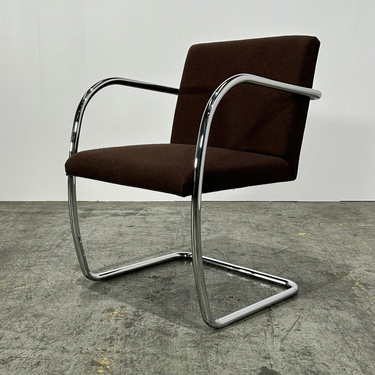 Silla tubular Knoll Brno Marrón de Ludwig Mies van der Rohe, set de dos piezas siglo XX en venta