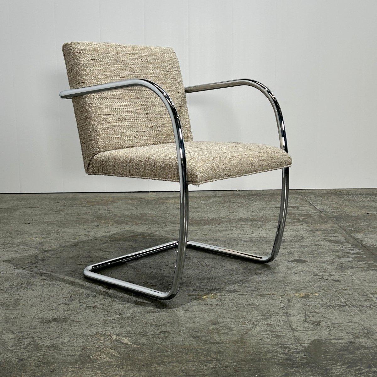 Mid-Century moderno Sedia tubolare Knoll Brno Cream di Ludwig Mies van der Rohe, set di sei pezzi in vendita
