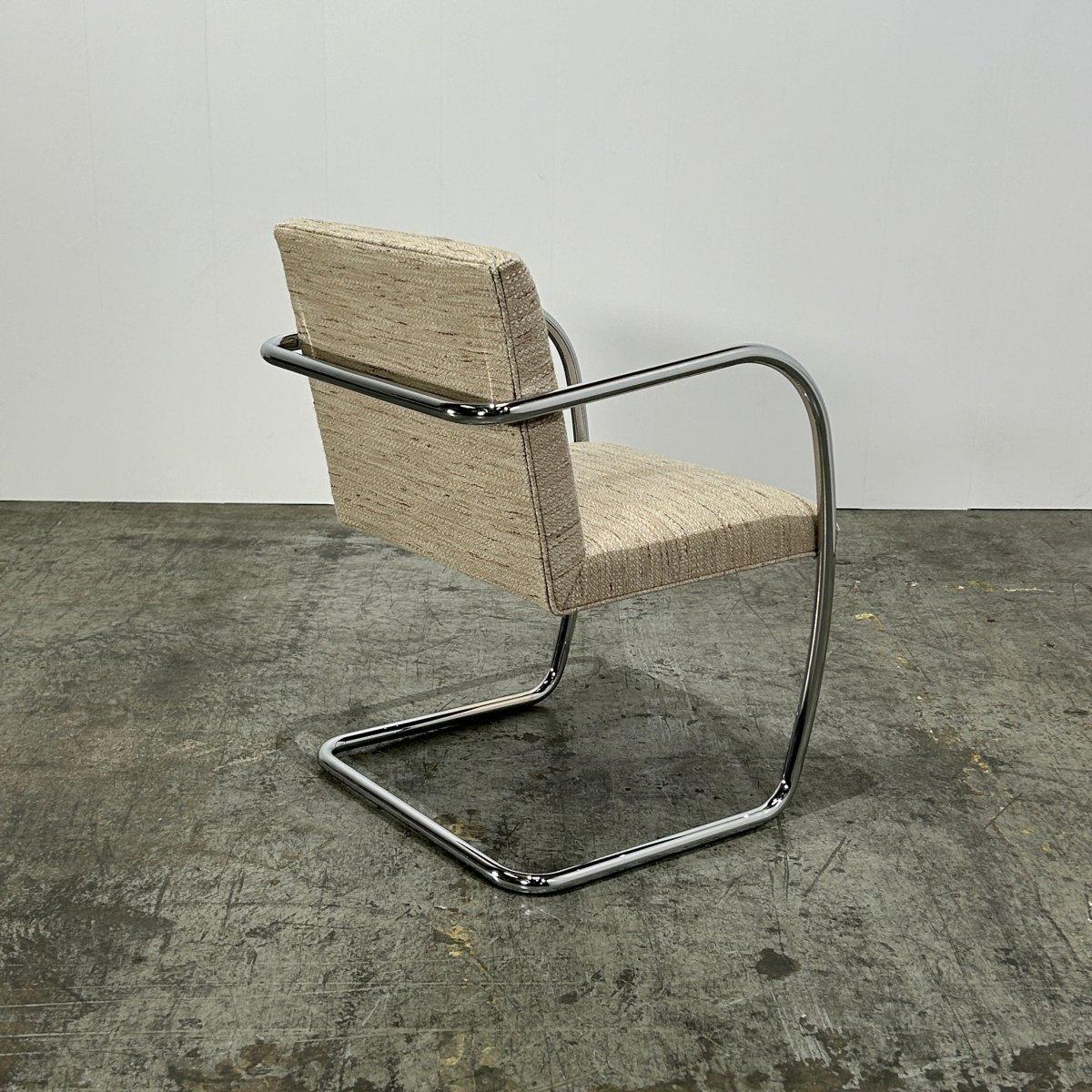XX secolo Sedia tubolare Knoll Brno Cream di Ludwig Mies van der Rohe, set di sei pezzi in vendita