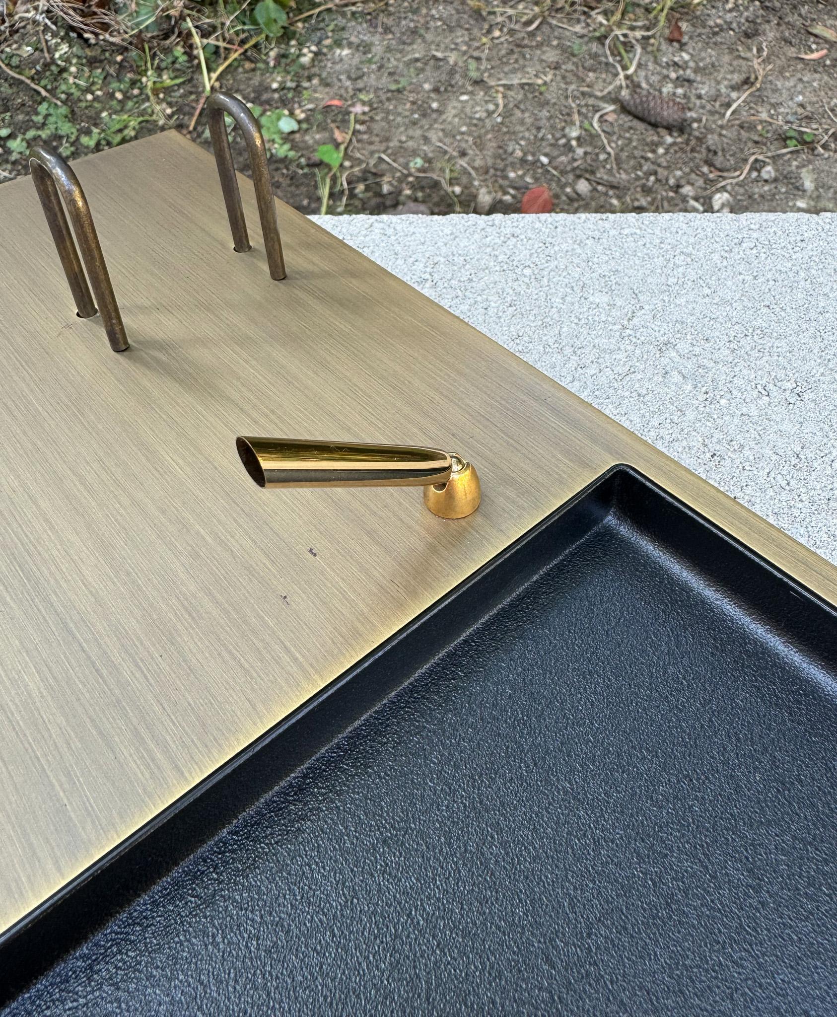 Knoll Chefschreibtisch Organizer aus gebürstetem Messing, ca. 1975 (amerikanisch) im Angebot