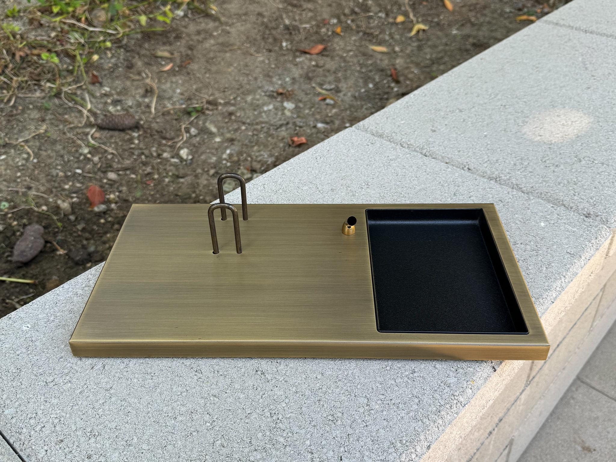 Knoll Chefschreibtisch Organizer aus gebürstetem Messing, ca. 1975 (Gebürstet) im Angebot