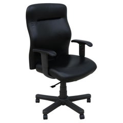 Knoll Bulldog Executive Ergonomic Office Desk Chair in Black Leather, Adjustable