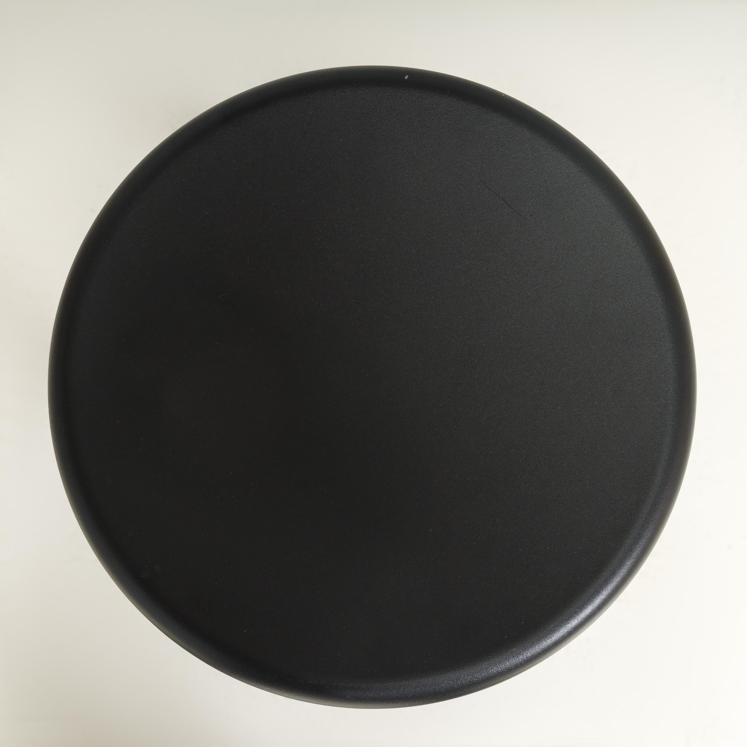 Knoll by Edward Barber & Jay Osgerby Black Piton Swivel Stool For Sale 1