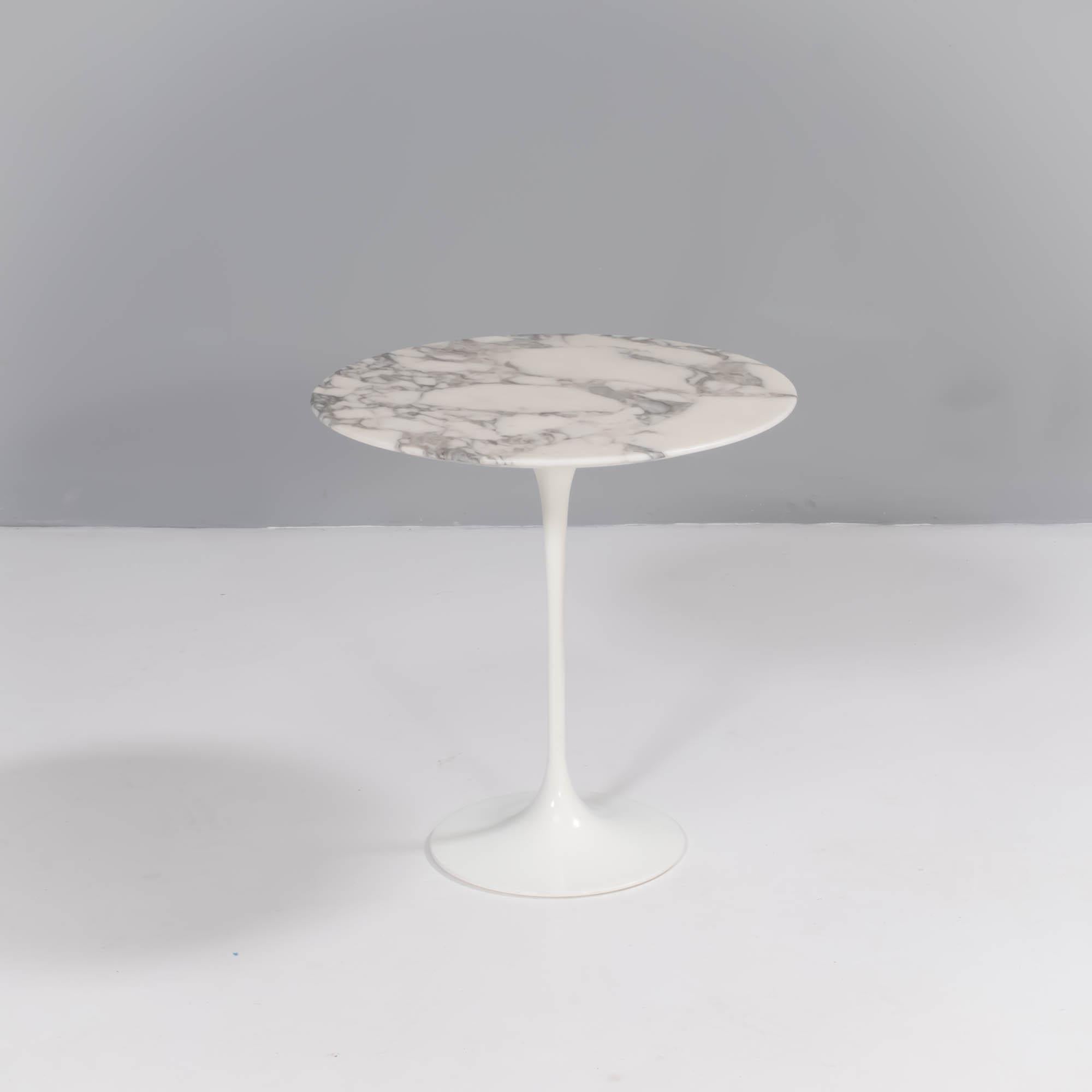 Originally designed by Eero Saarinen in 1957, the Pedestal Collection has become one of the most iconic furniture designs of the 20th century.

Taking five years to design and develop, the pedestal base was an innovative solution to table legs,