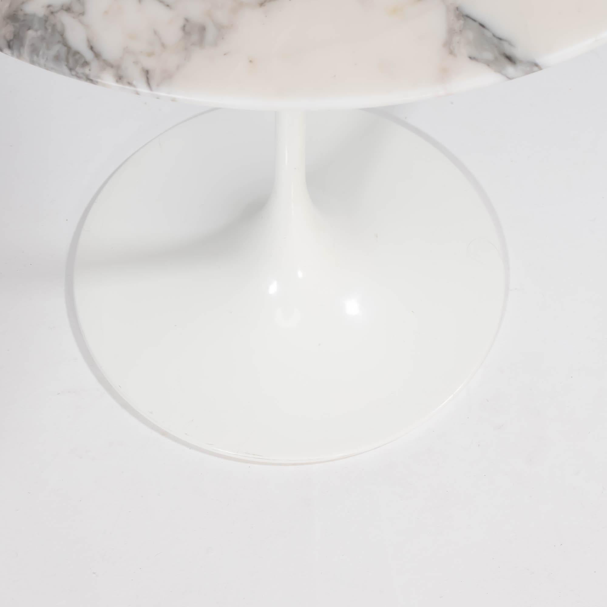 Contemporary Knoll by Eero Saarinen Marble Pedestal Side Table