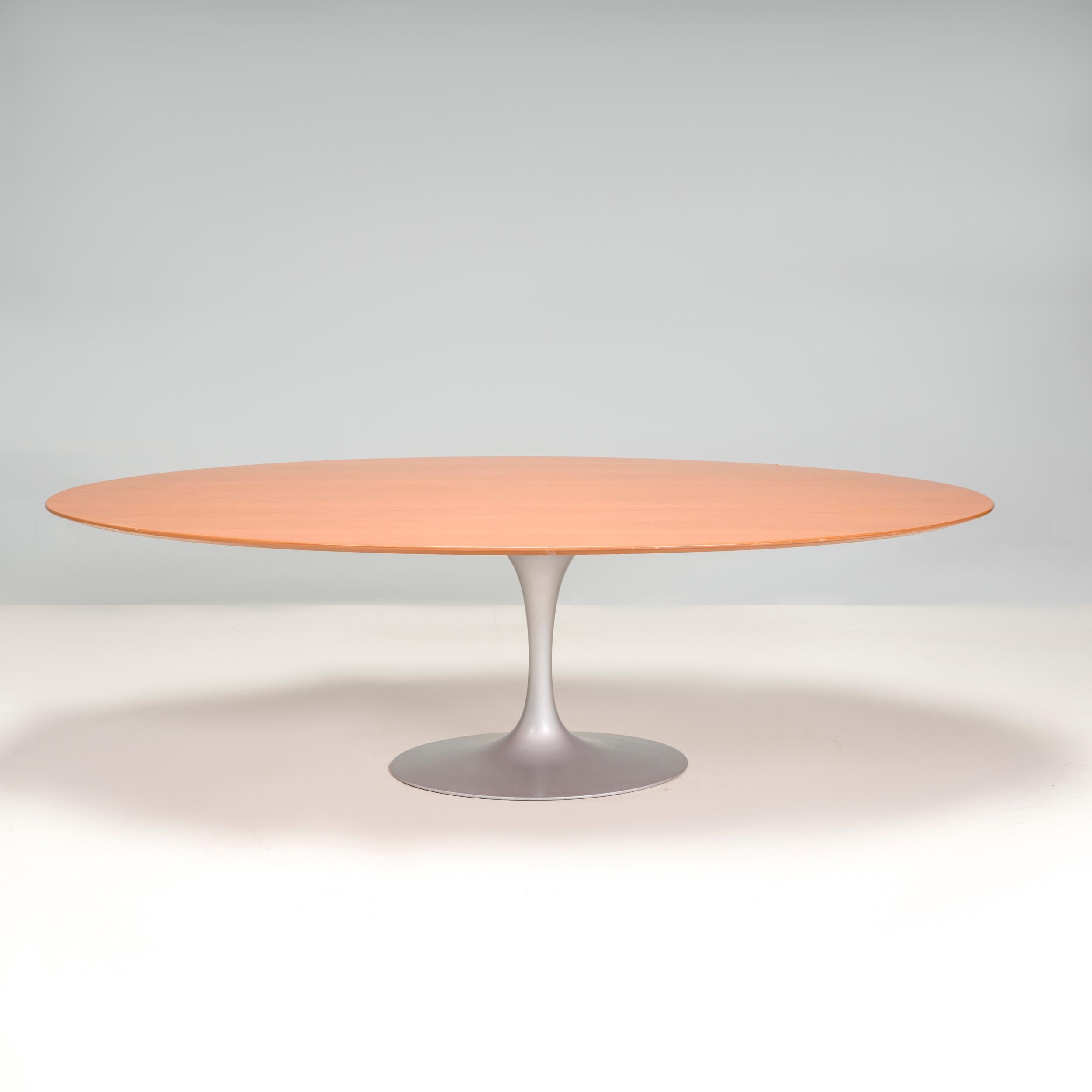 Originally designed by Eero Saarinen in 1957, and manufactured by Knoll, the Pedestal Collection has become one of the most iconic furniture designs of the 20th century.

Taking five years to design and develop, the pedestal base was an innovative