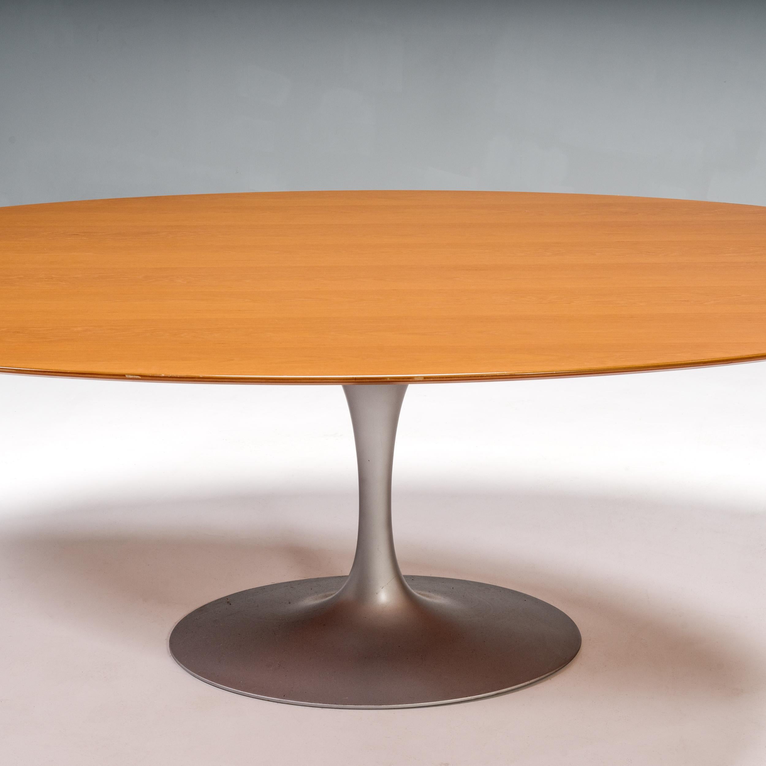 Knoll by Eero Saarinen Oak Wooden Oval Pedestal Dining Table In Good Condition In London, GB