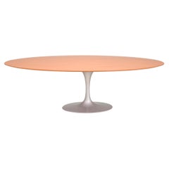 Knoll by Eero Saarinen Table de salle à manger à piédestal ovale en bois Oak