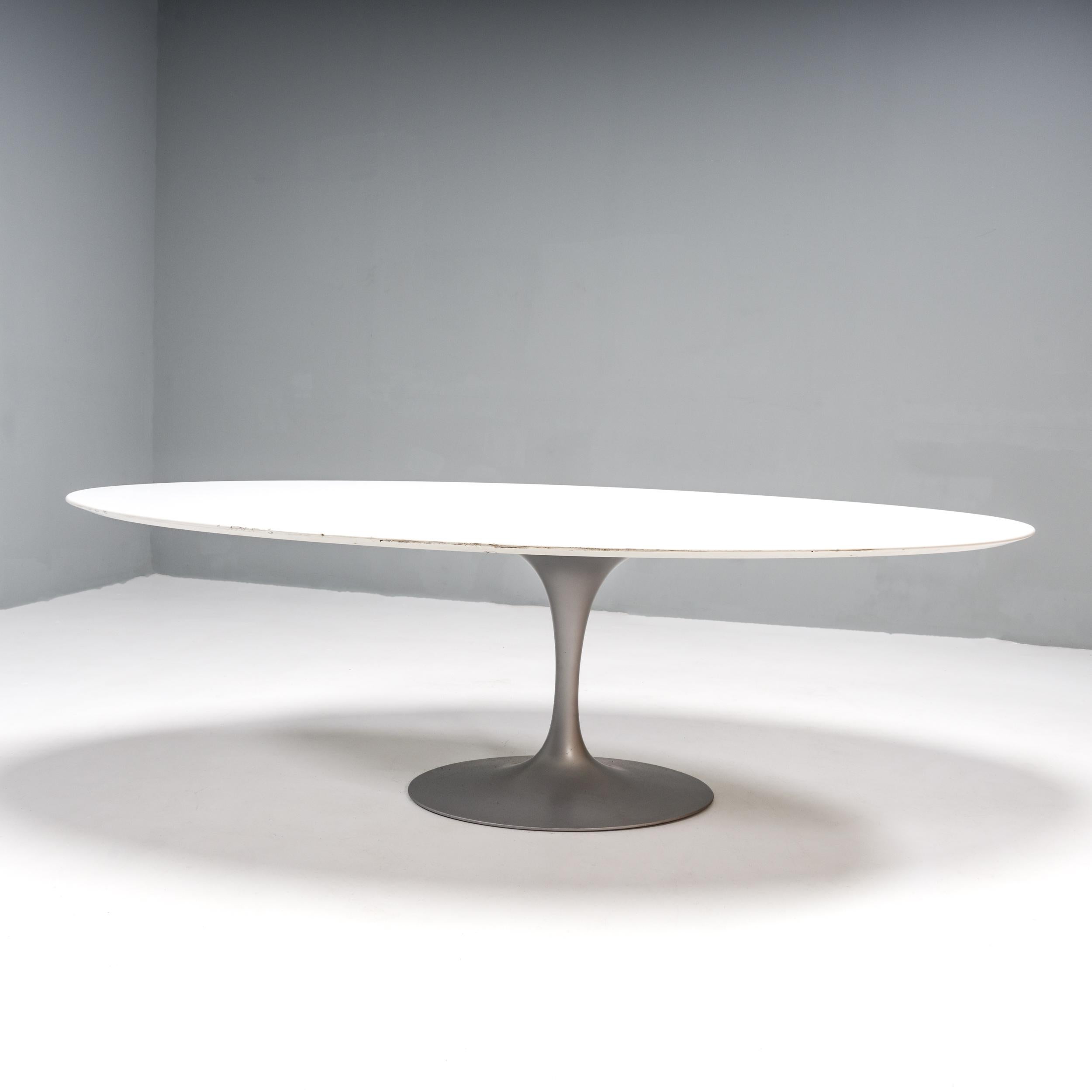 Originally designed by Eero Saarinen in 1957, and manufactured by Knoll, the Pedestal Collection has become one of the most iconic furniture designs of the 20th century.

Taking five years to design and develop, the pedestal base was an innovative