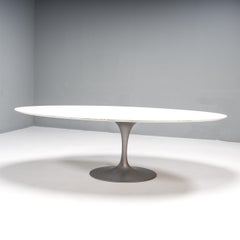 Knoll by Eero Saarinen White Oval Pedestal Dining Table