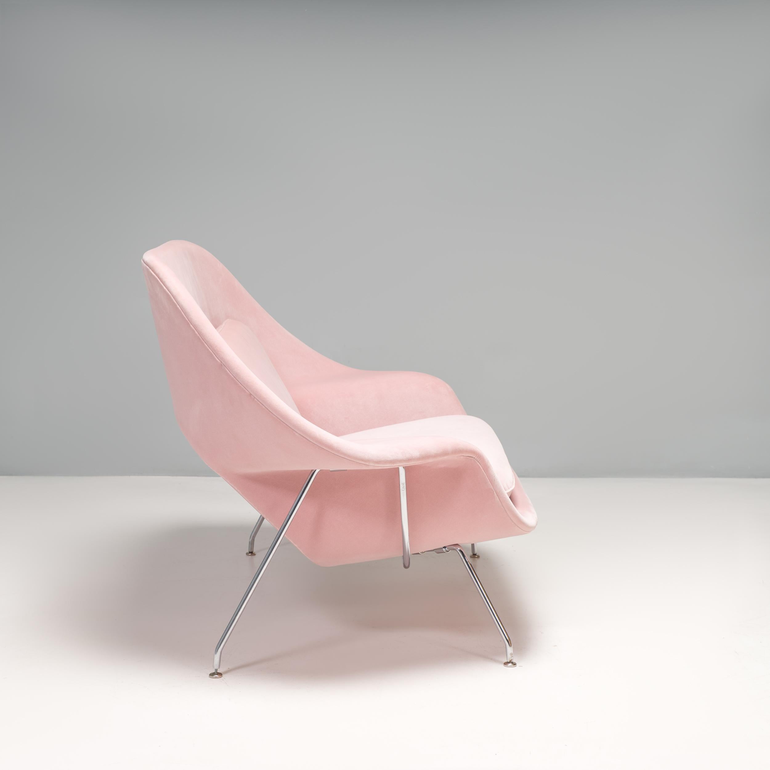 This iconic chair was designed by prolific designer Eero Saarinen in 1948. 
Eero Saarinen designed the ground breaking womb chair at Florence Knoll's request for “a chair that was like a basket full of pillows - something she could really curl up