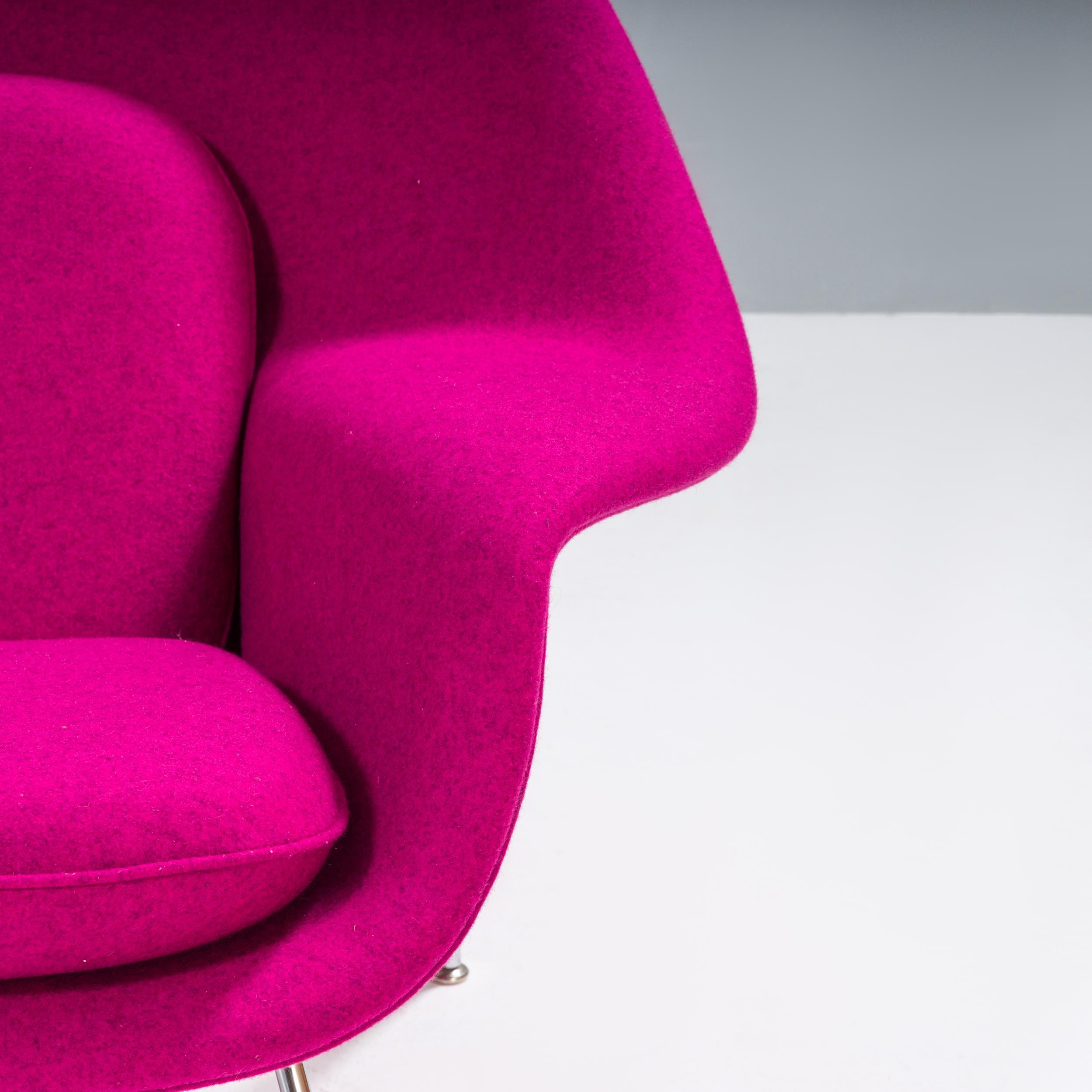Knoll by Eero Saarinen Womb Purple Armchair and Footstool In Good Condition In London, GB