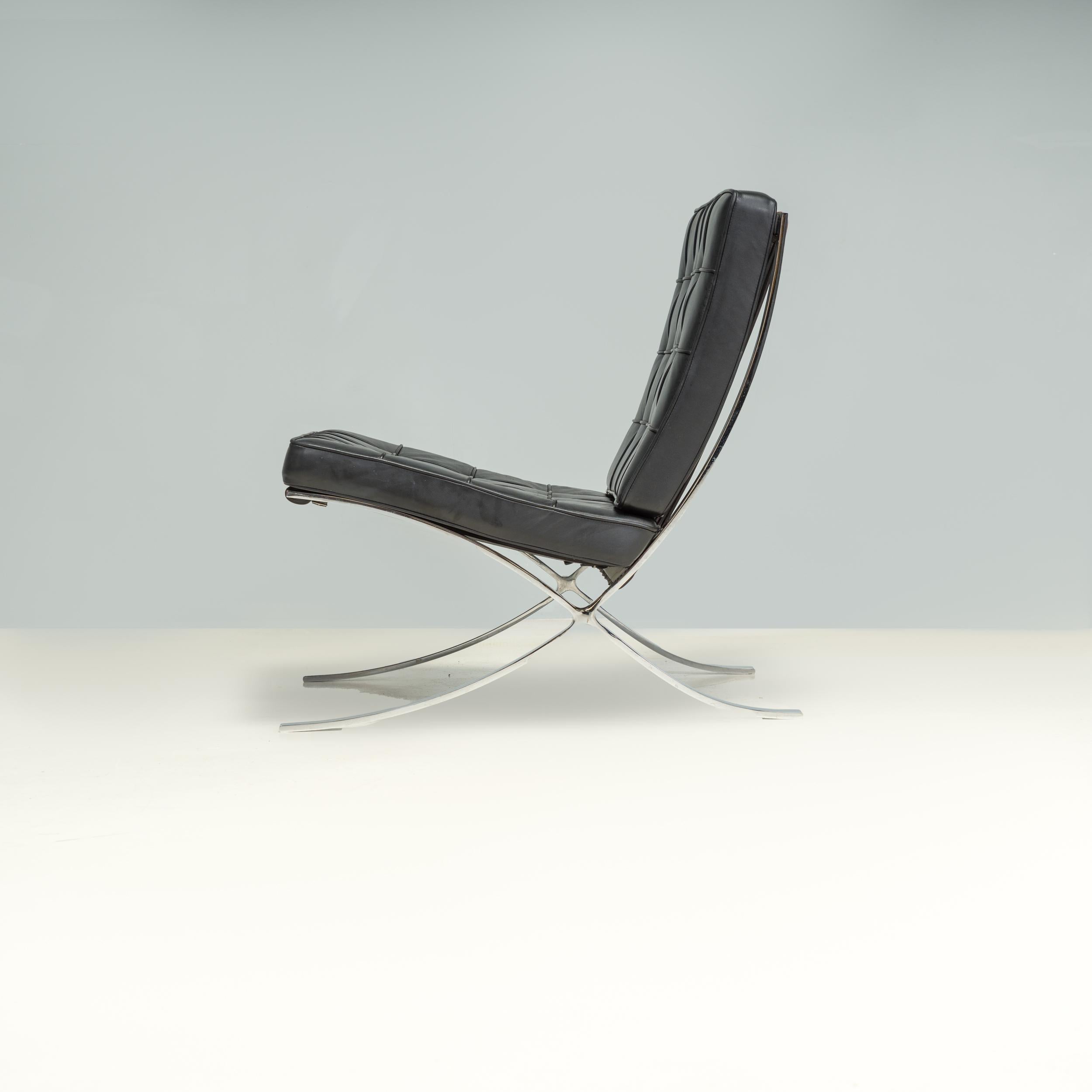 Knoll by Ludwig Mies Van der Rohe & Lilly Reich Black Leather Barcelona Armchair In Good Condition In London, GB