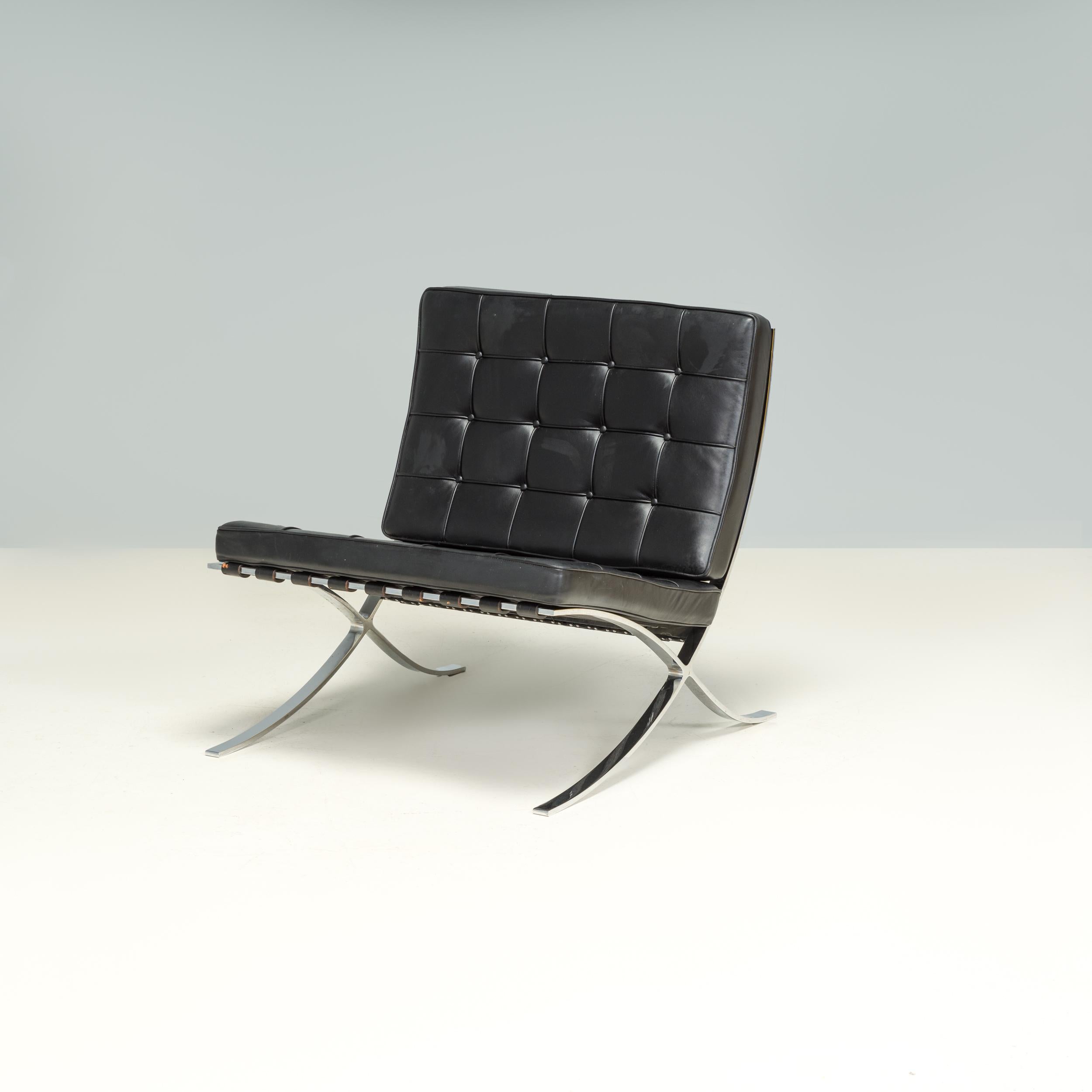 Early 20th Century Knoll by Ludwig Mies Van der Rohe & Lilly Reich Black Leather Barcelona Armchair