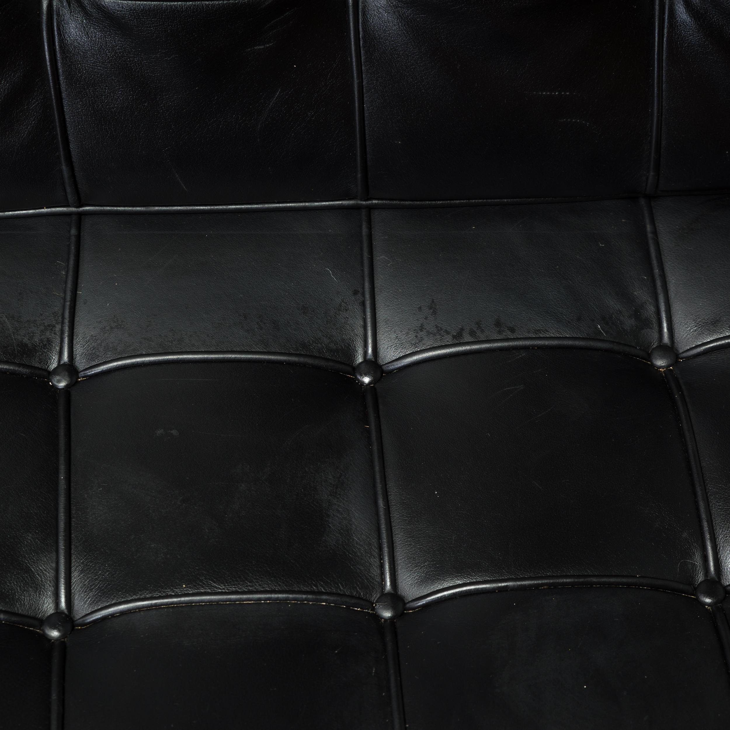 Moderno Poltrona Barcelona in pelle nera di Knoll by Ludwig Mies van der Rohe & Lilly Reich