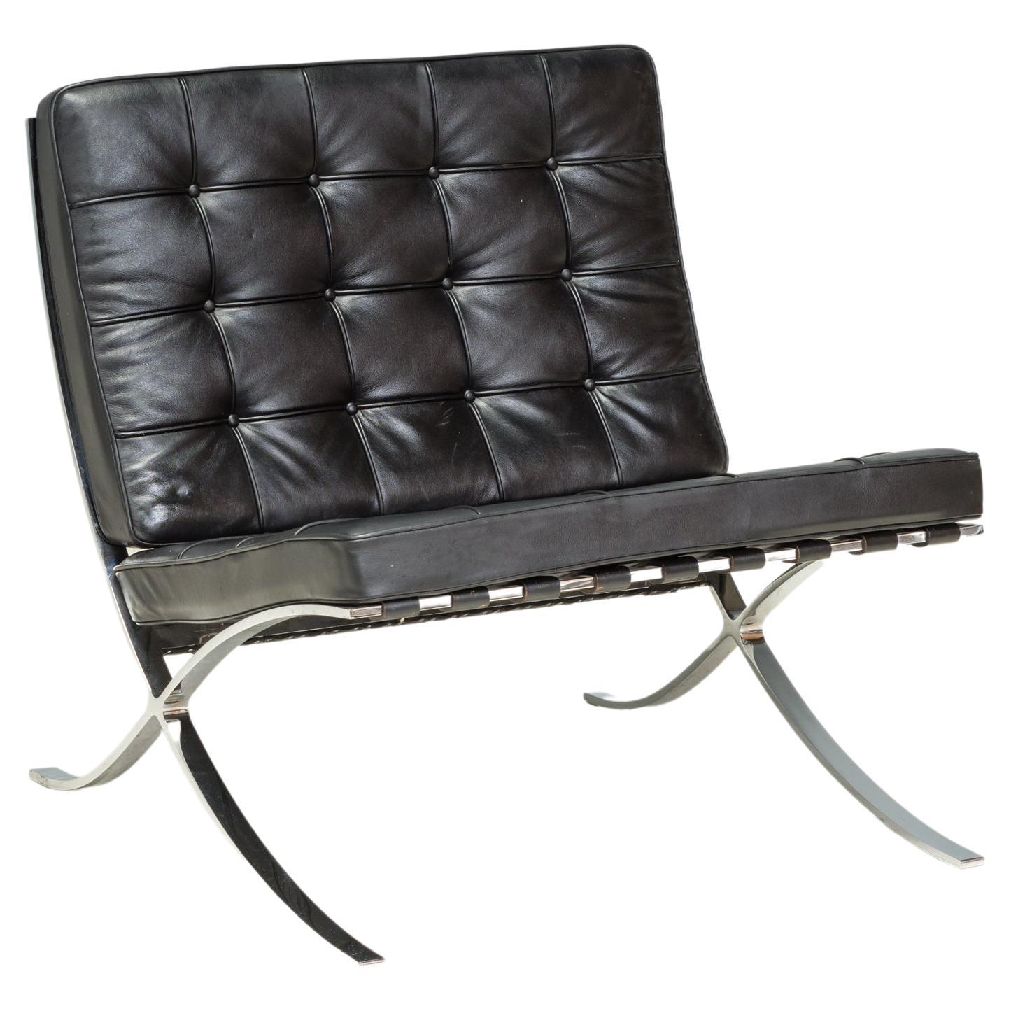 Knoll by Ludwig Mies Van der Rohe & Lilly Reich Black Leather Barcelona Armchair
