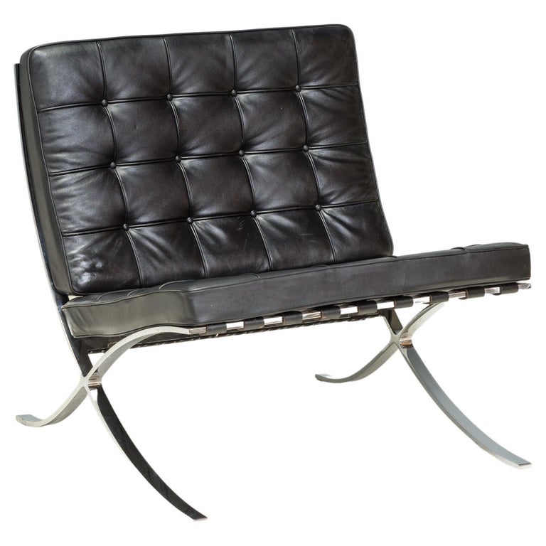 Knoll by Ludwig Mies van der Rohe and Lilly Reich Fauteuil Barcelona en  cuir noir sur 1stDibs