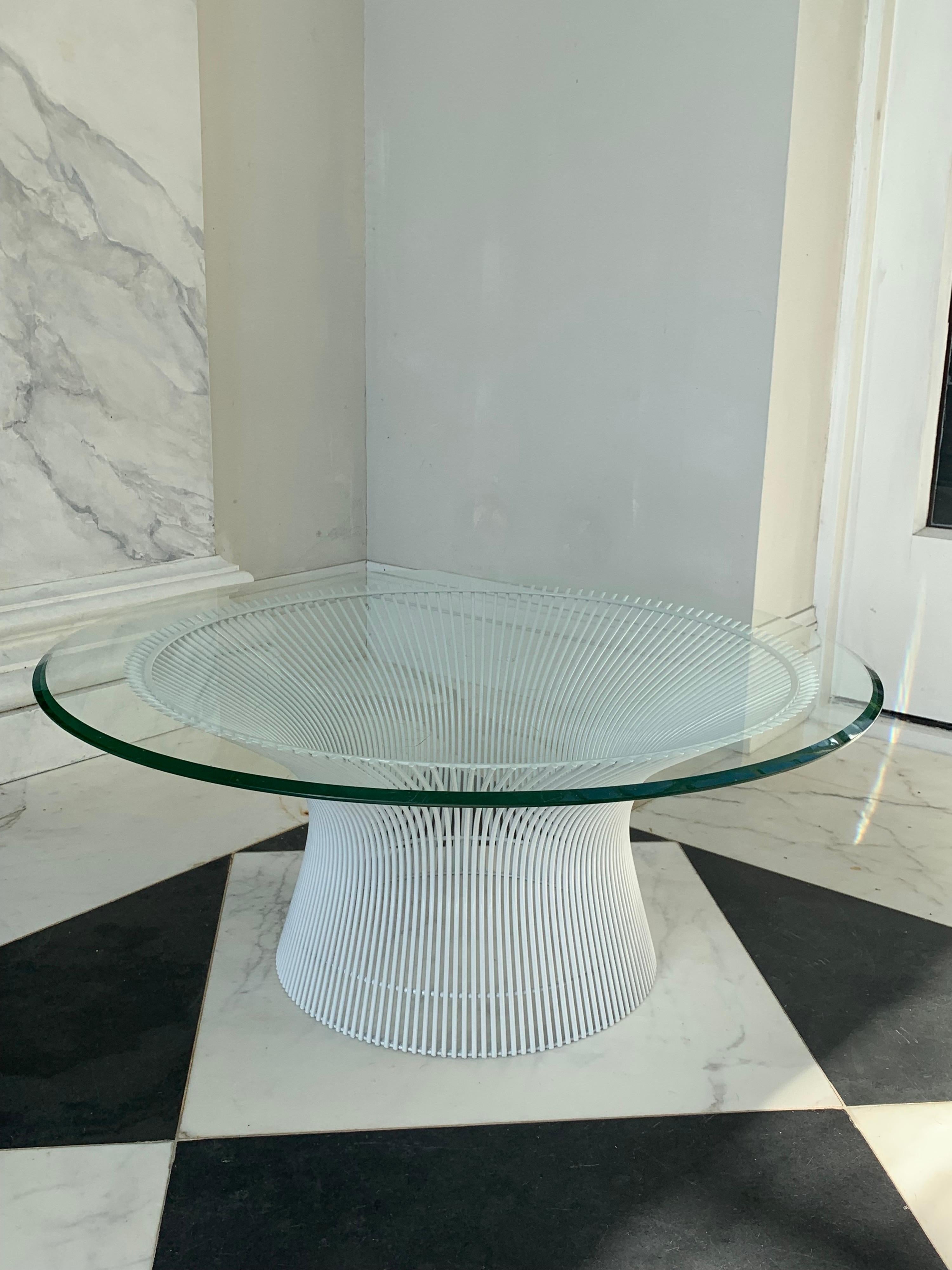 Unique White Knoll Glass Top Coffee Table For Sale 2