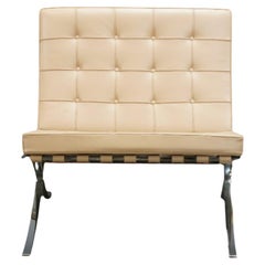 Knoll Barcelona Loungesessel aus cremefarbenem Leder von Mies van der Rohe