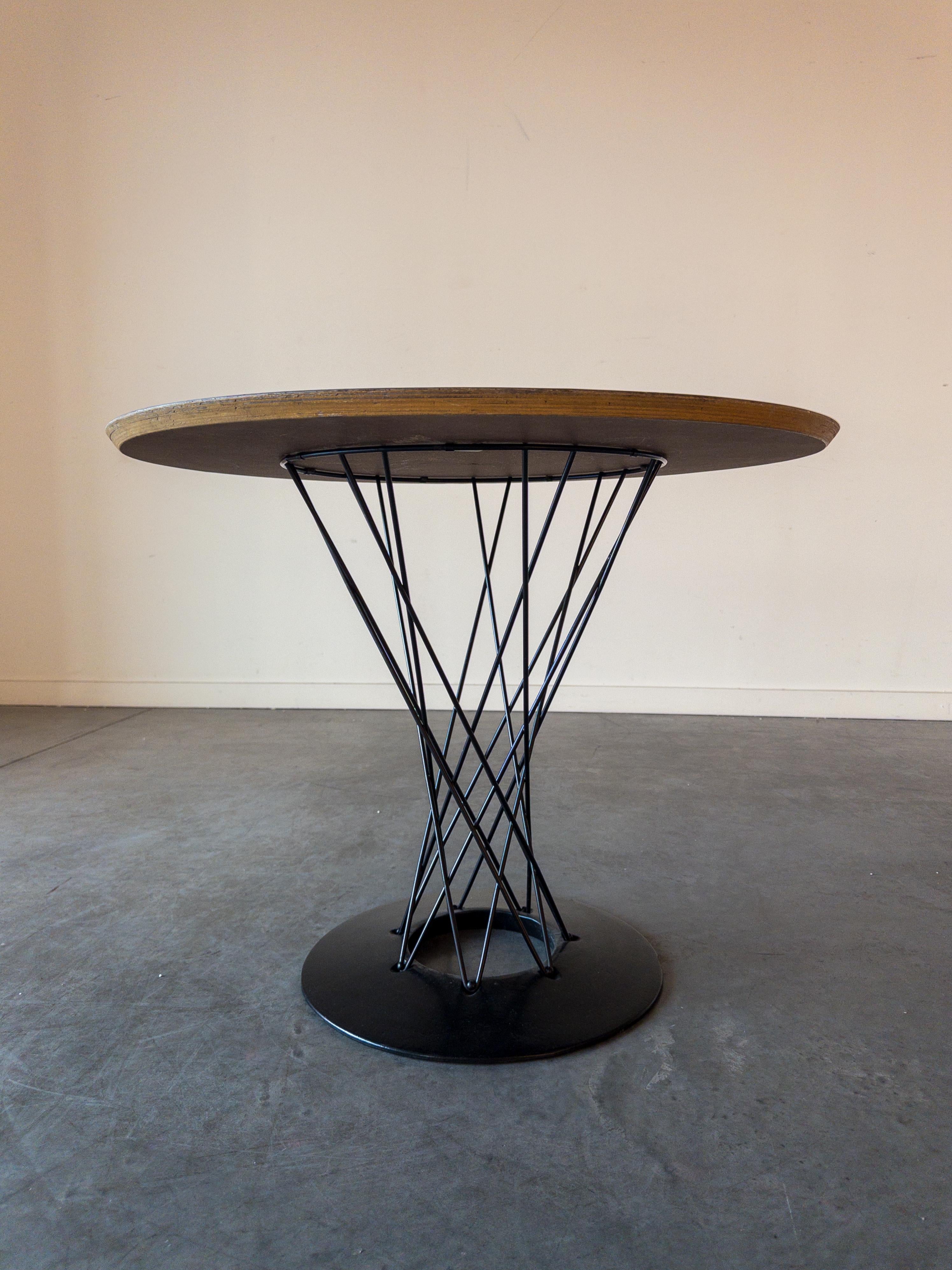 Knoll Cyclone Table by Isamu Noguchi for Knoll, 1960s In Good Condition For Sale In New York, NY