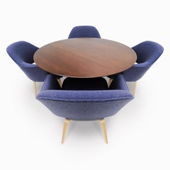 Knoll dining set with a Florence Knoll table and 4 Saarinen executive armchairs