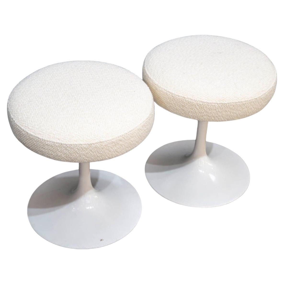 knoll -E Saarinen ‘Tulip’ Pair of stools For Sale