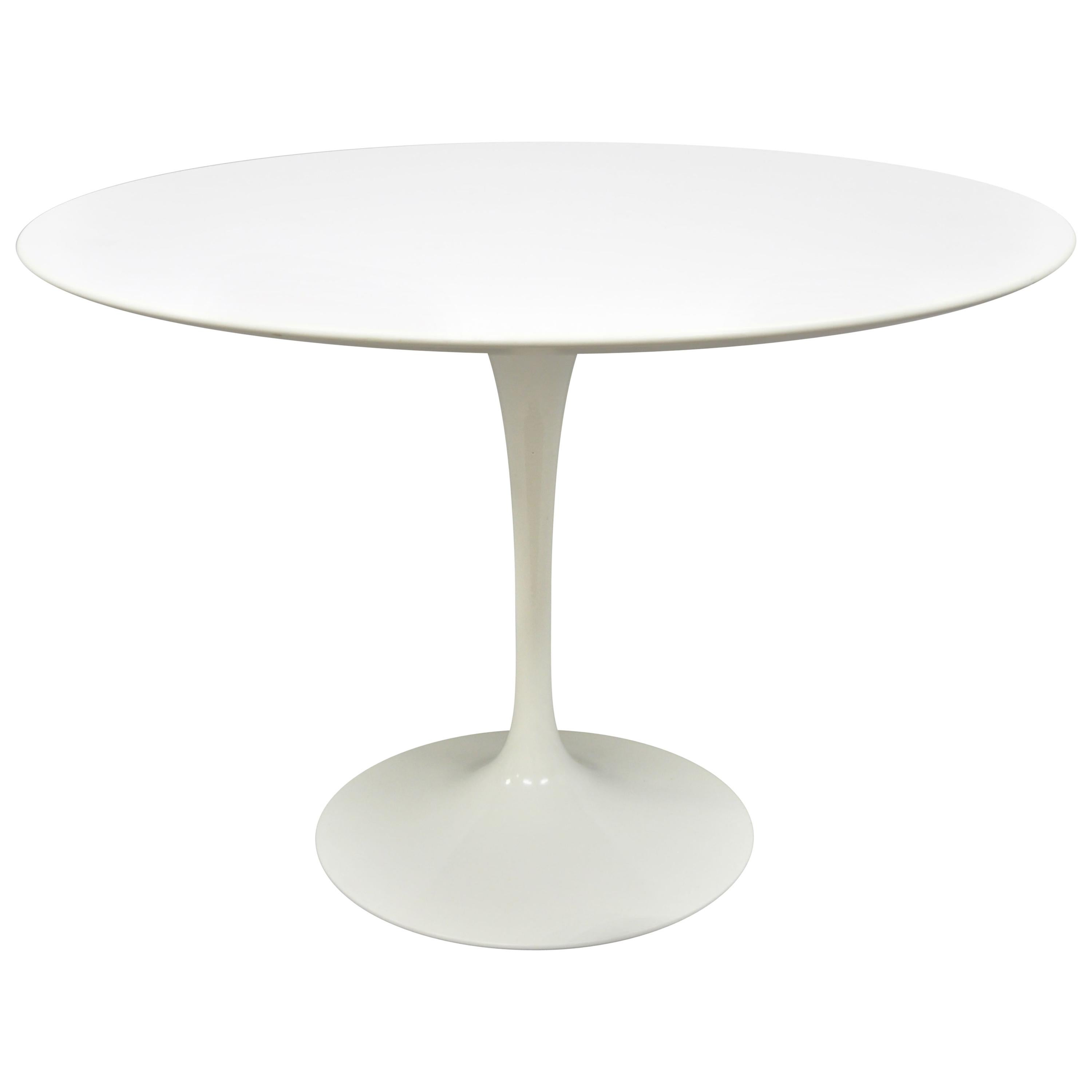 Knoll Eero Saarinen Round White Laminate Top Dining Table Made in Italy