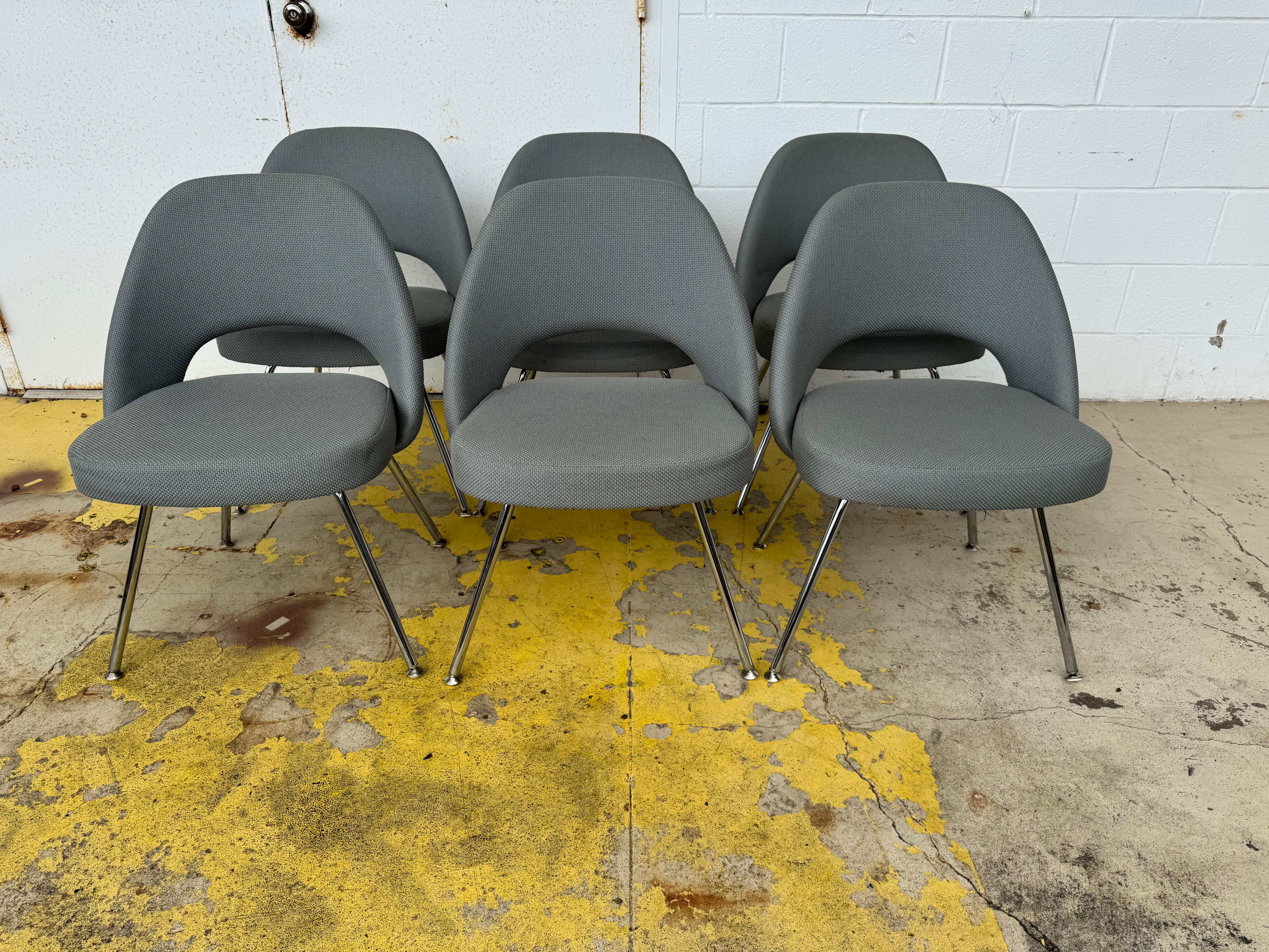 200+ in stock  Saarinen Side Chairs 

Classic Saarinen side chairs In Knoll upholstery. 
Tubular metal legs with metal glides.
