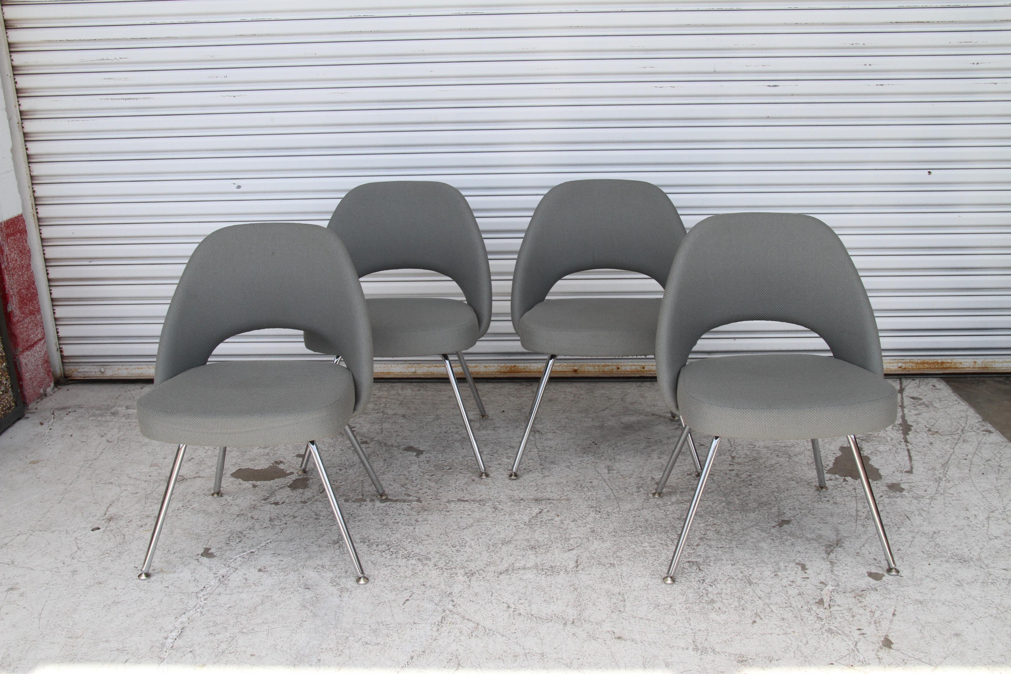 Mid-Century moderno Set di sei poltrone Eero Saarinen 72CC di Knoll in vendita