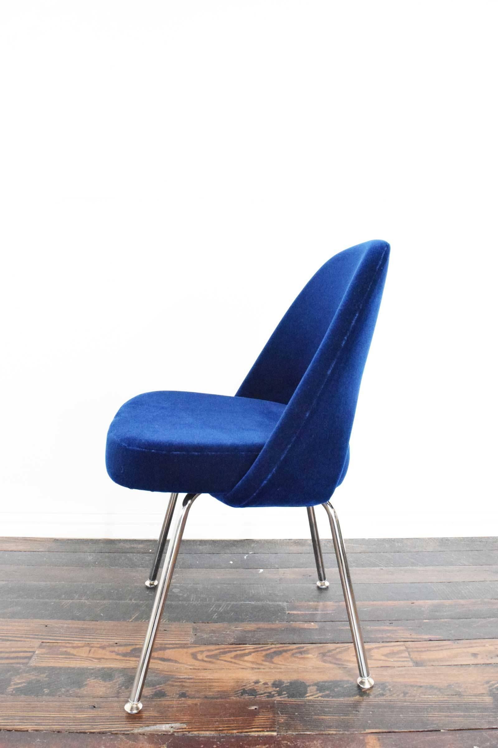 Knoll Eero Saarinen Armless Executive Chair  - 5 Available in Mohair 1