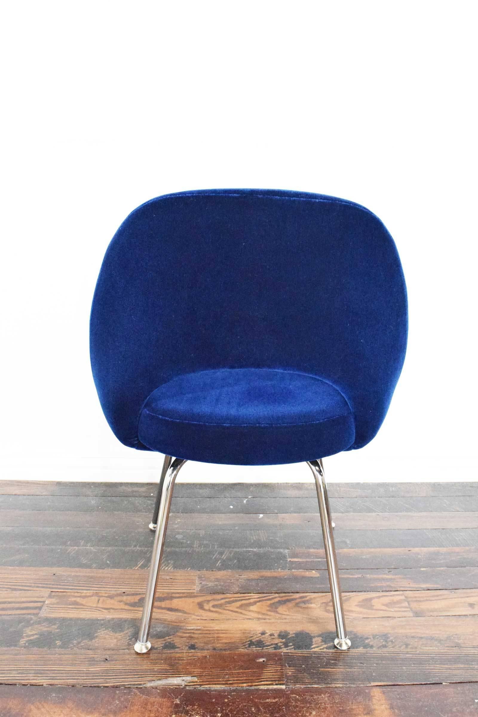 Knoll Eero Saarinen Armless Executive Chair  - 5 Available in Mohair 2