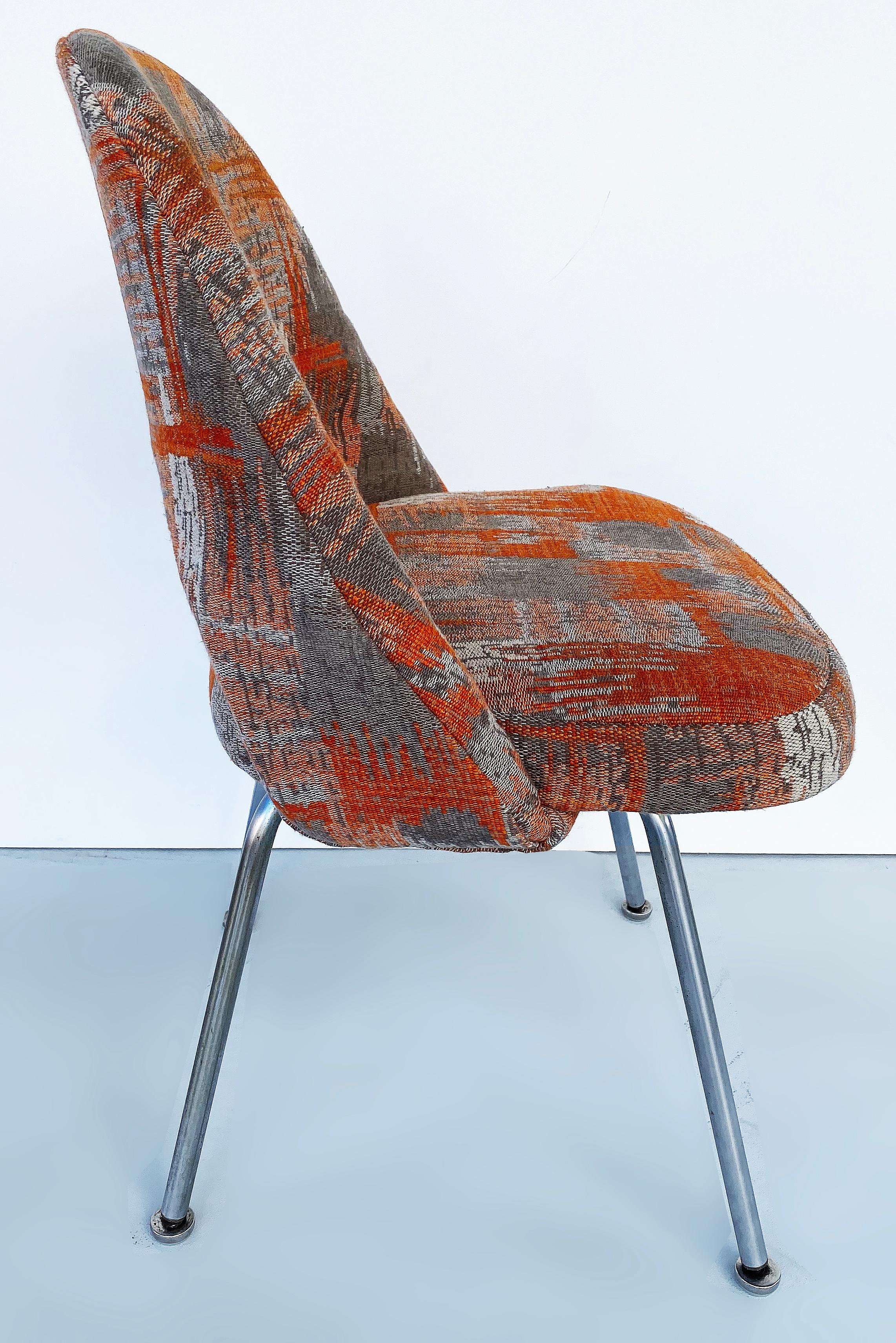 Mid-Century Modern Knoll Eero Saarinen Executive Tubular Leg Chair in Cowtan & Tout Velvet For Sale