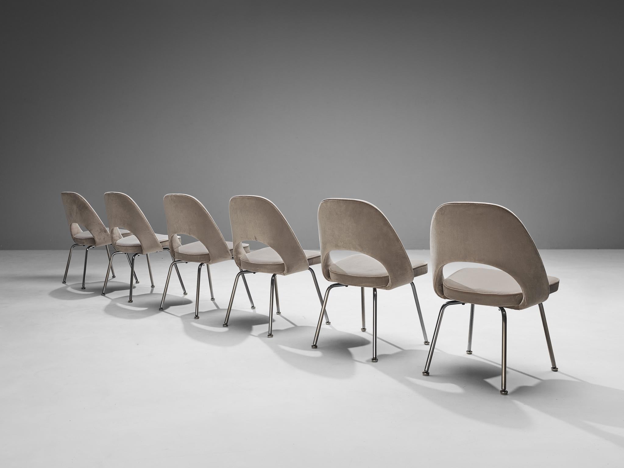 Mid-20th Century Knoll Eero Saarinen for Knoll Set of Six Chairs in Grey Velvet  For Sale