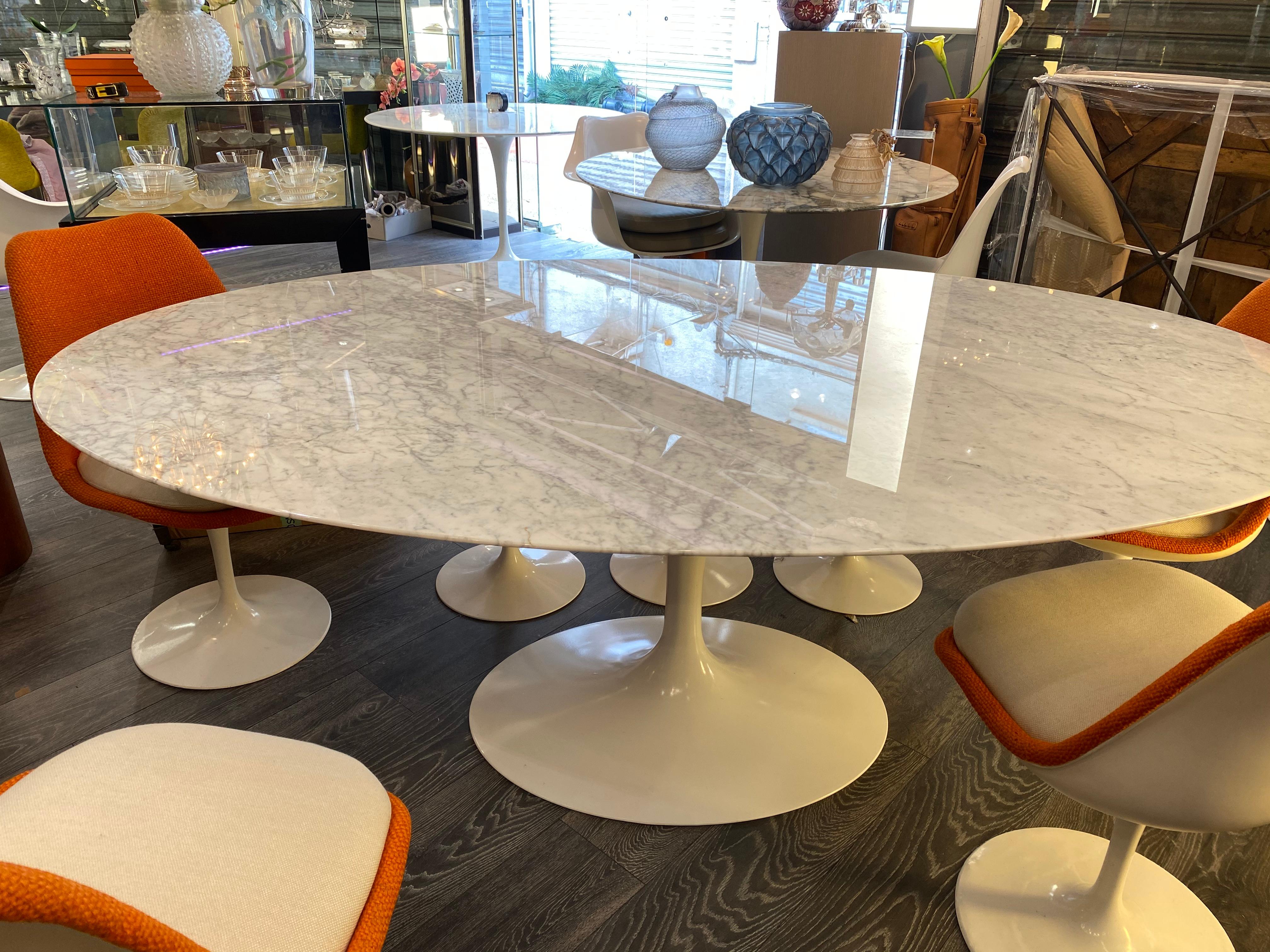 Knoll & Eero Saarinen Oval Esstisch aus Marmor 1