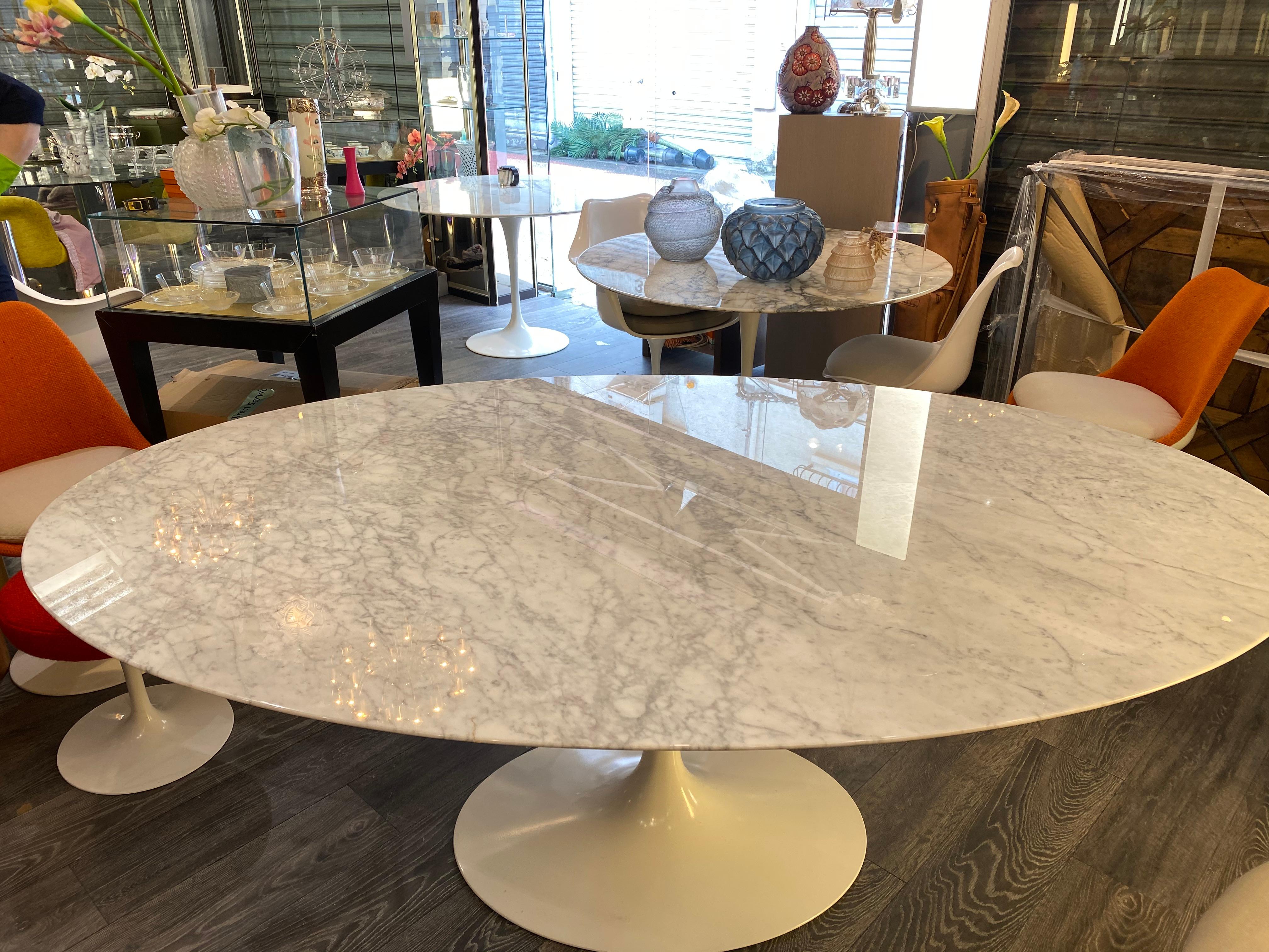 Knoll & Eero Saarinen Oval Marble Dining Table In Good Condition In Saint-Ouen, FR