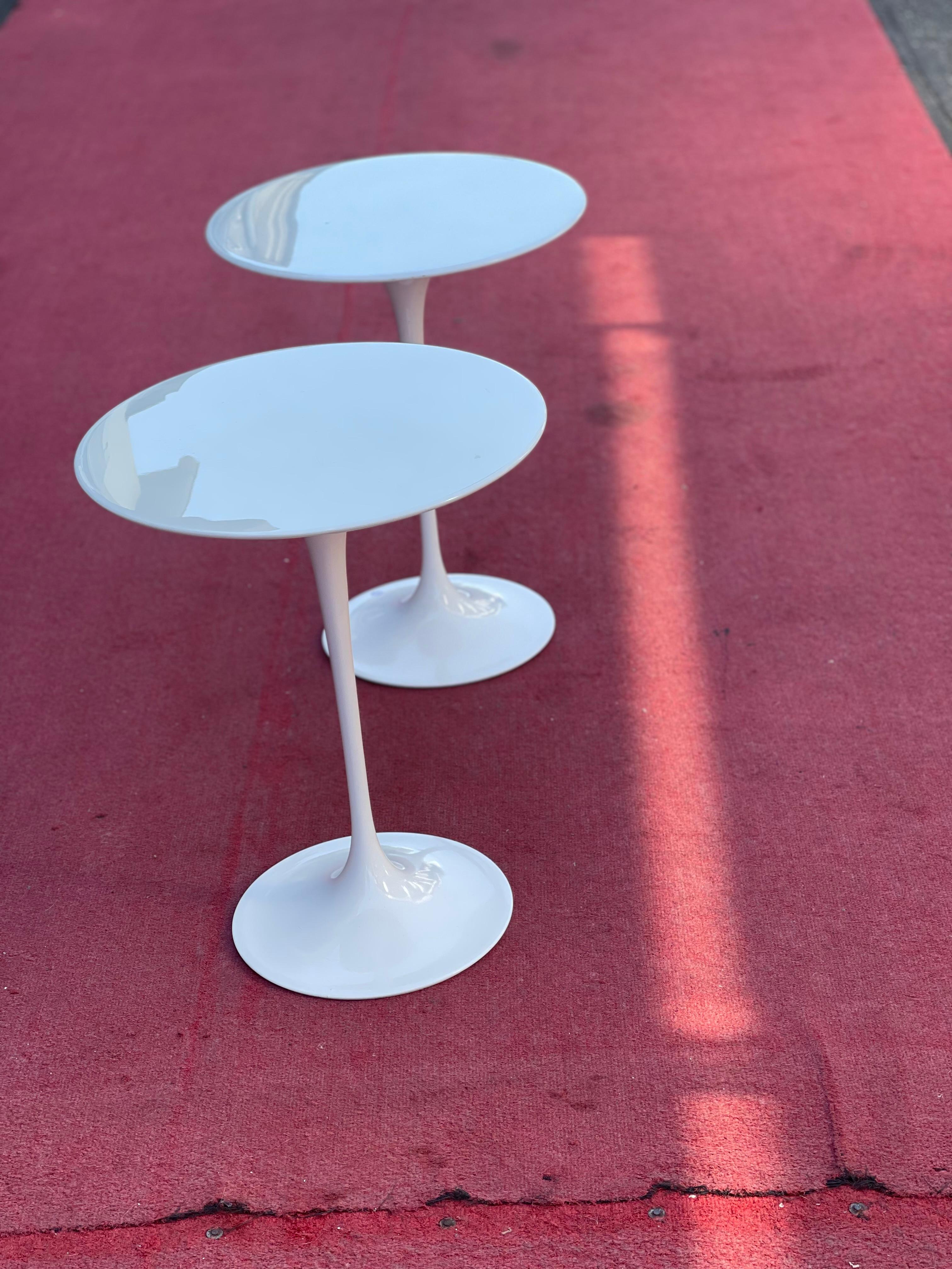 Knoll & Eero Saarinen, Saarinen Tulip Side Table For Sale 3
