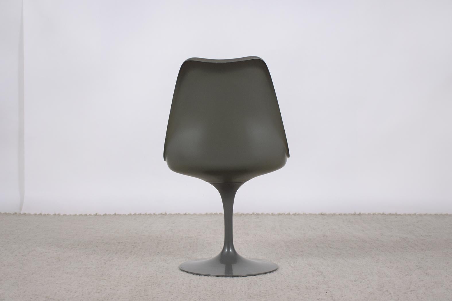 Knoll Tulip Chair In Good Condition In Los Angeles, CA