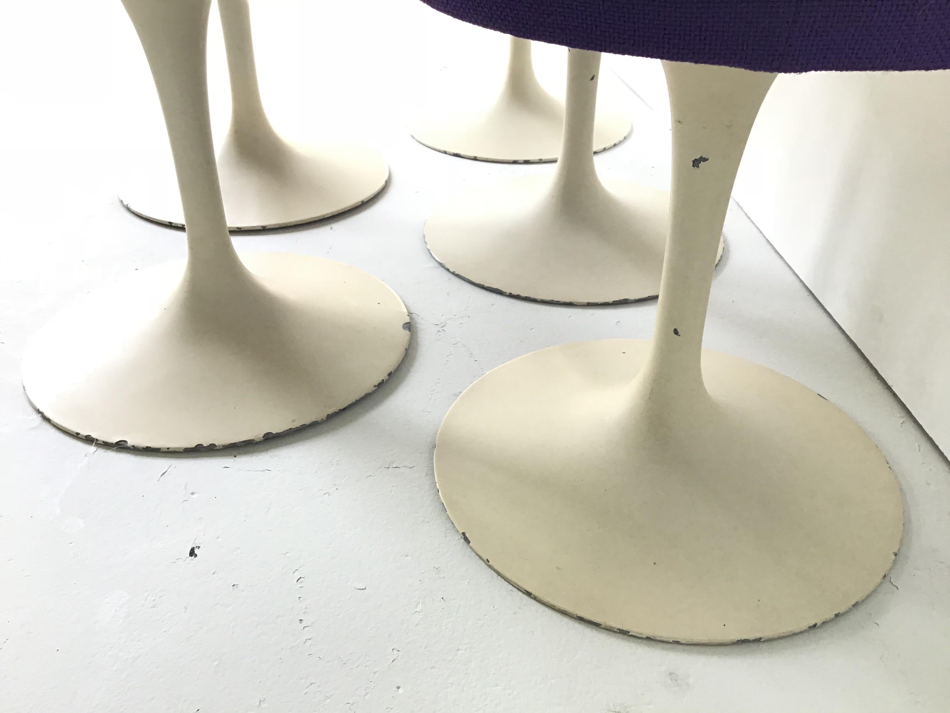 20th Century Knoll Eero Saarinen Tulip Stool Set For Sale