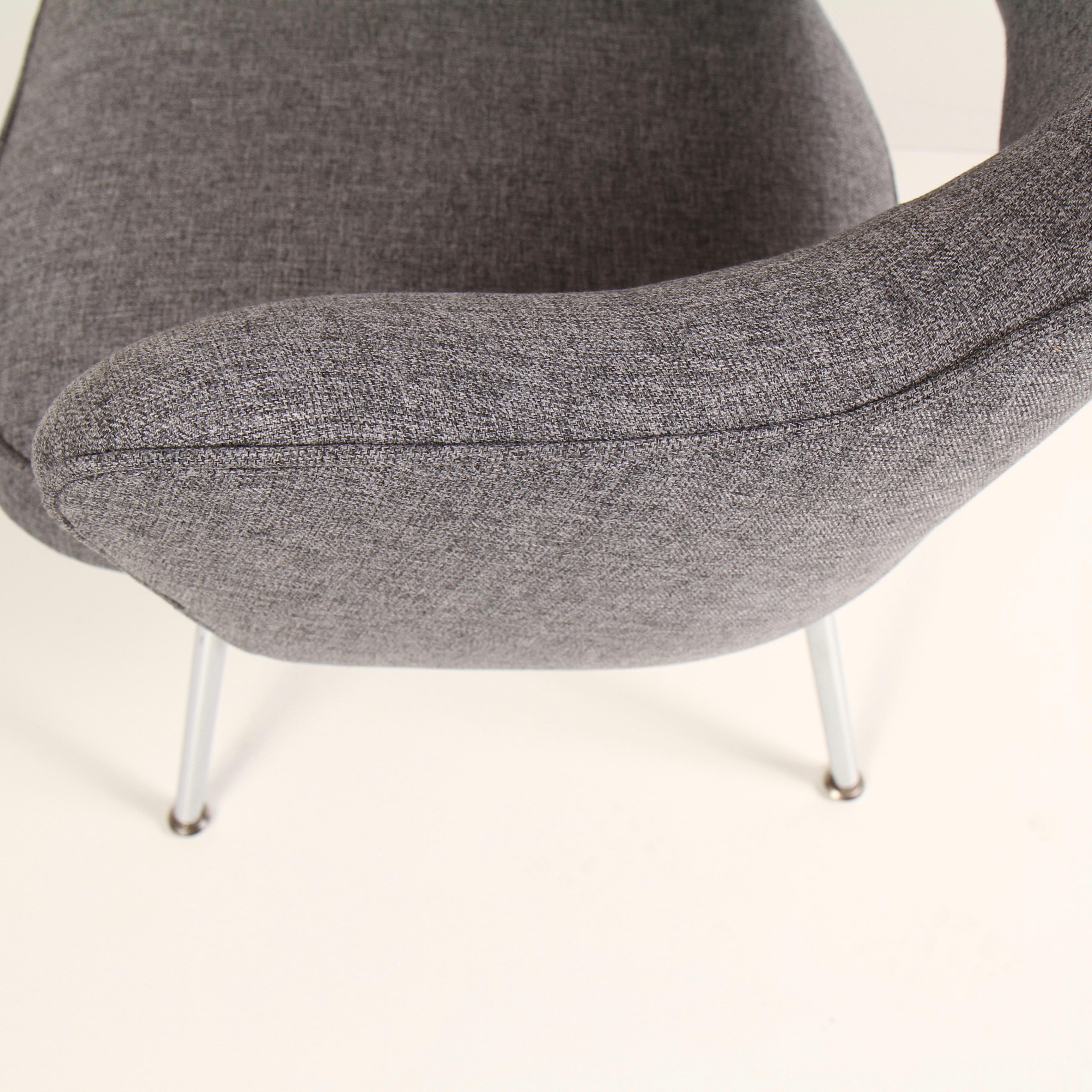 Upholstery Knoll Executive Armchair by Eero Saarinen