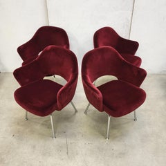 Knoll Chefsessel von Eero Saarinen Bayberry Velvet 4er-Set, 2010