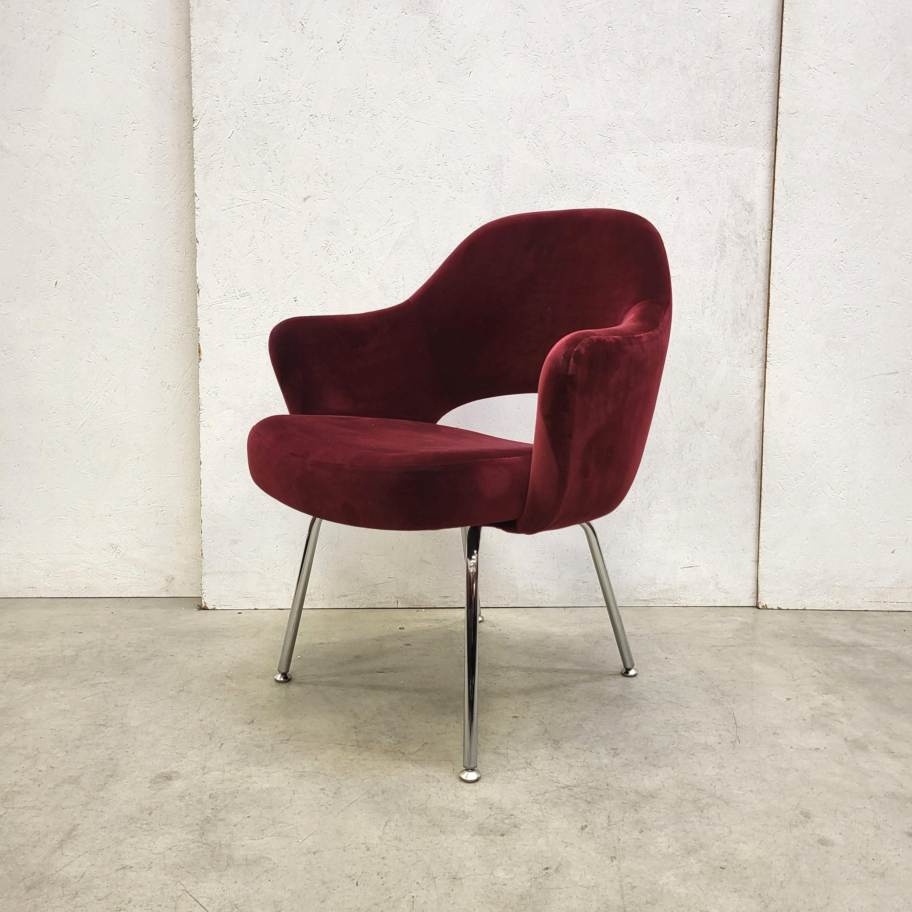 Hand-Crafted Knoll Executive Chair by Eero Saarinen Bayberry Velvet Set of 4, 2010