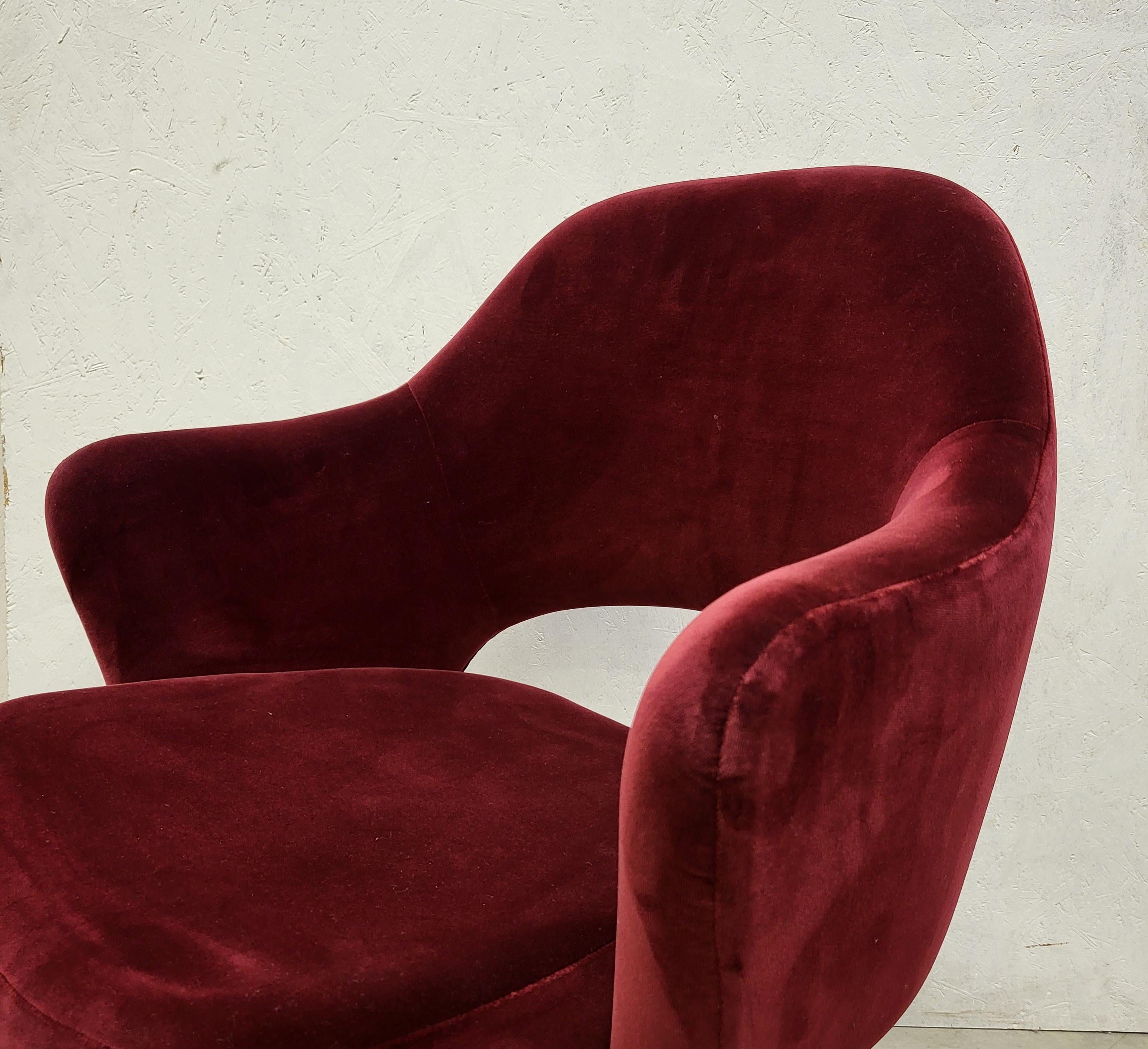 Knoll Executive Chair by Eero Saarinen Bayberry Velvet Set of 4, 2010 In Excellent Condition In Aachen, NW