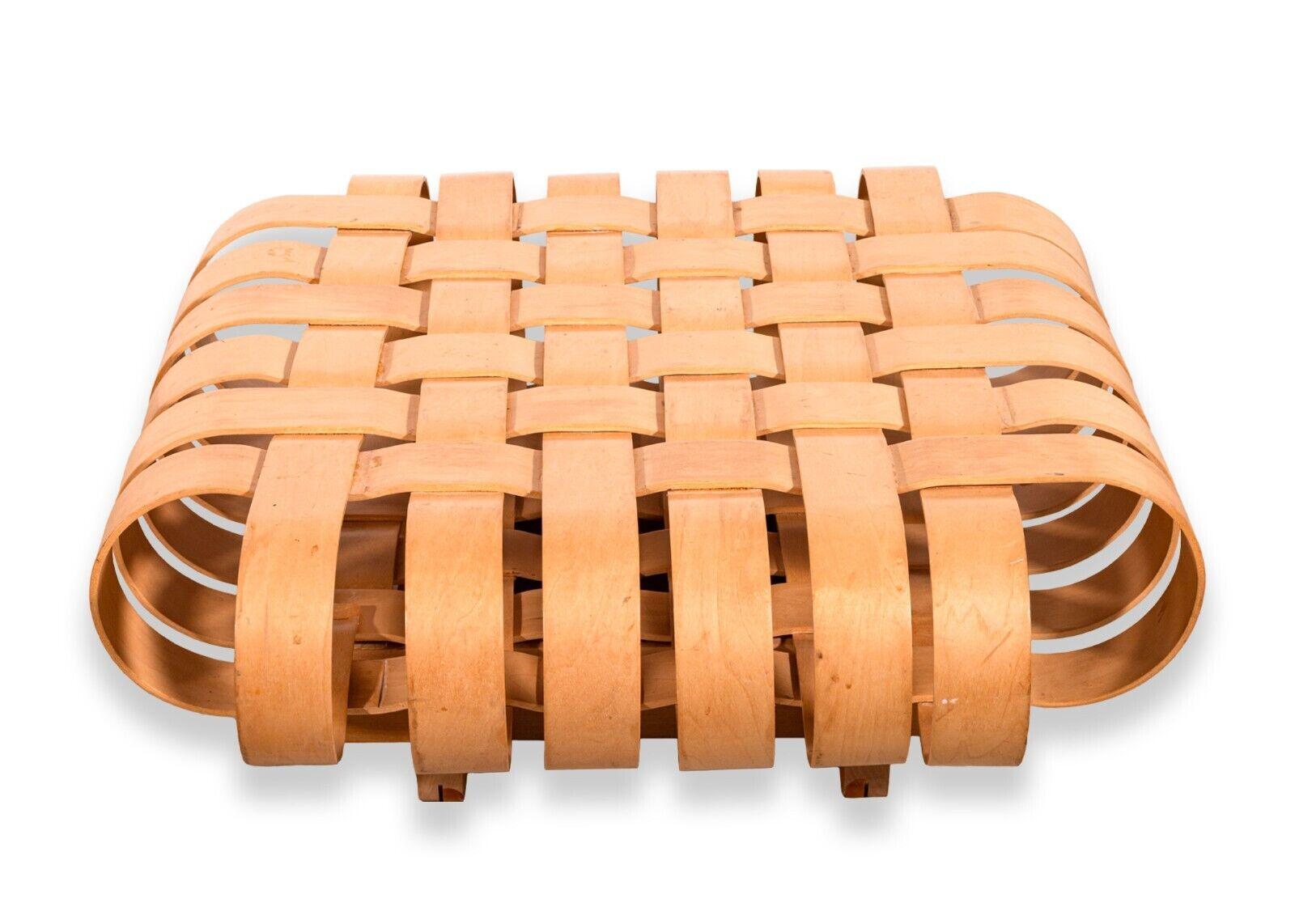 Knoll Frank Gehry Power Play Paire de fauteuils en bois courbé et pouf assorti en vente 4