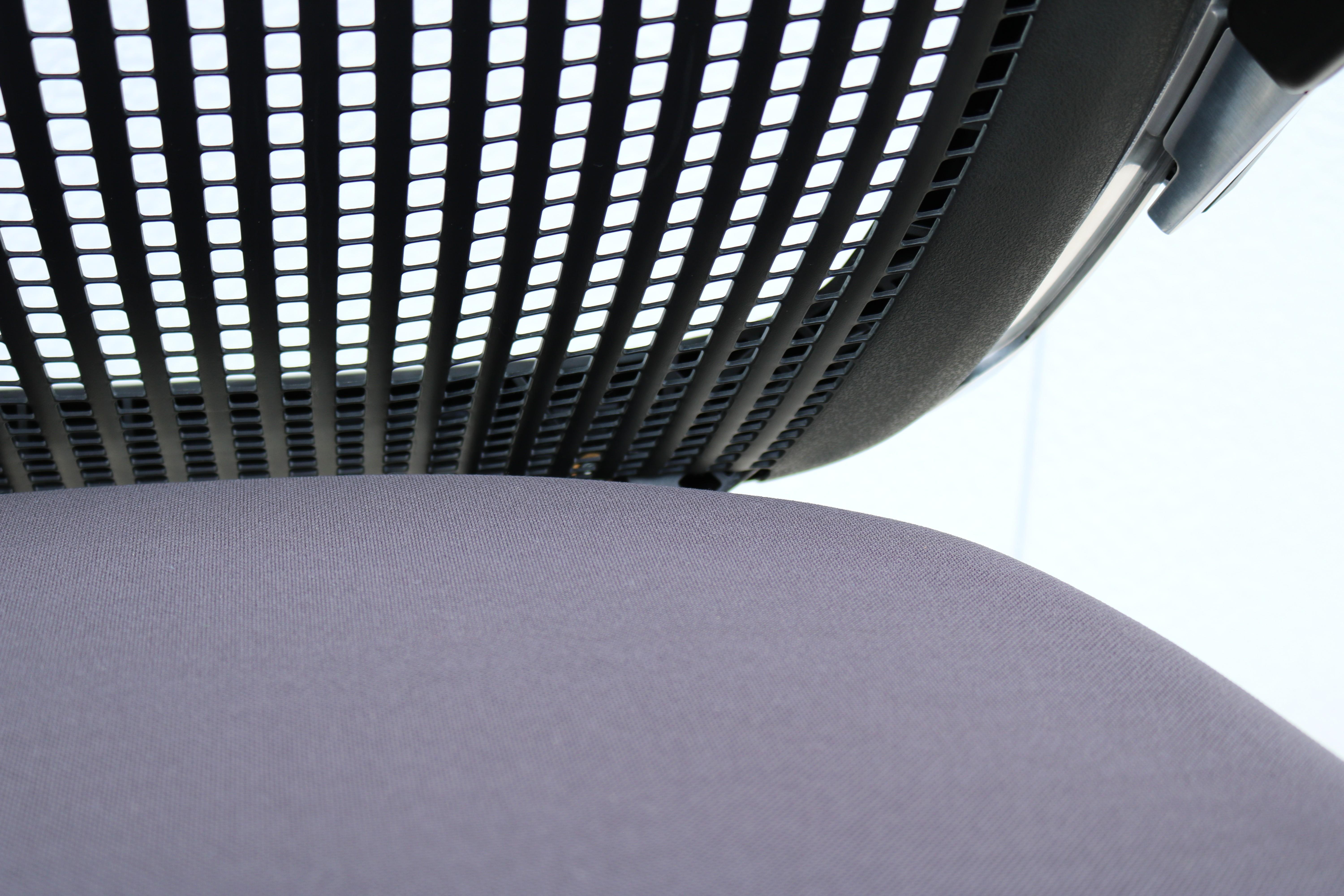Knoll Generation Ergonomic Office Desk Chair in Gray and Black, Fully Adjustable For Sale 9