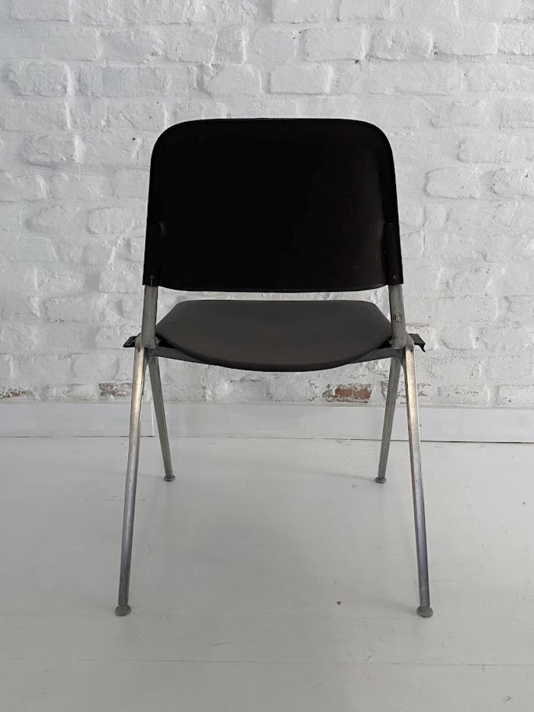 Chaises empilables Knoll International 1601 modèle Don Albinson 1970 en vente 8
