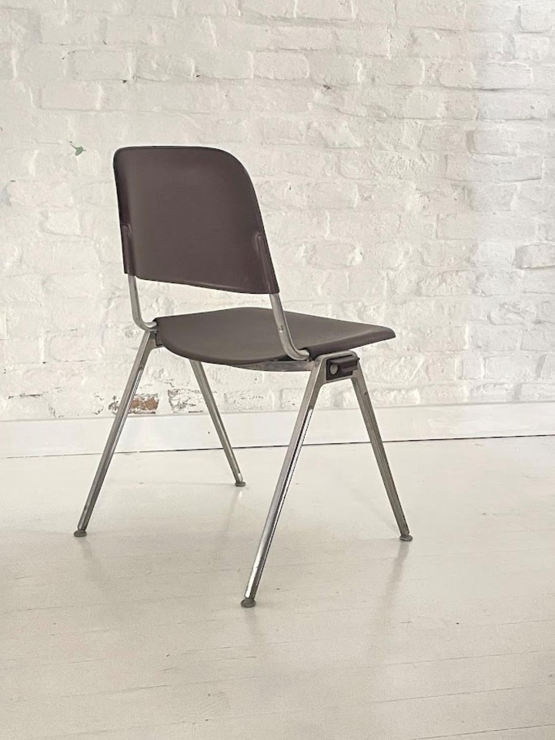 Fin du 20e siècle Chaises empilables Knoll International 1601 modèle Don Albinson 1970 en vente