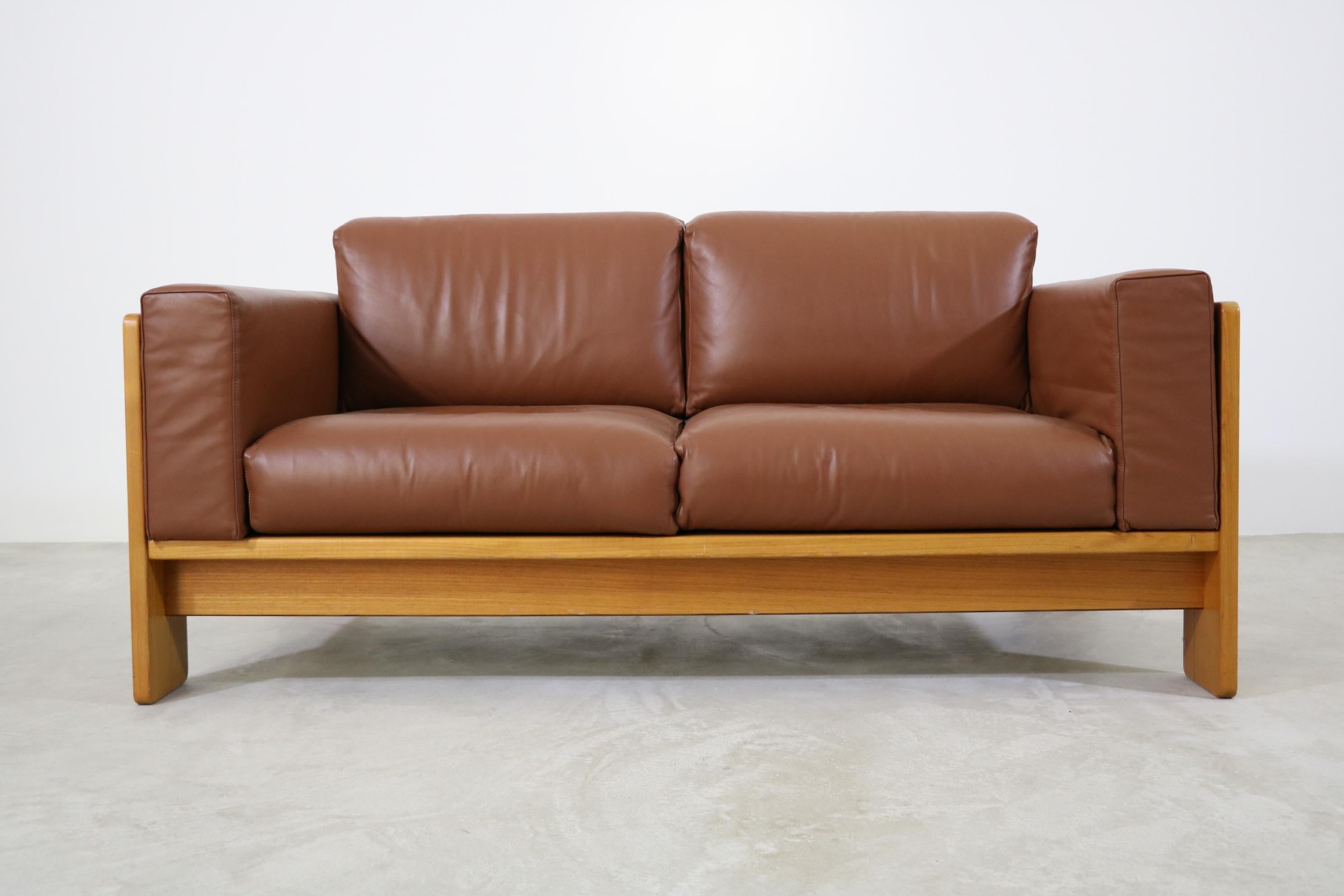 Mid-20th Century Knoll International 2-Seater Sofa Model 'Bastiano' Tobia Scarpa Leather Cognac For Sale